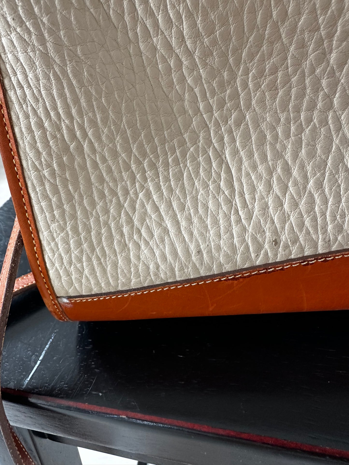 90s Dooney and Bourke zip top crossbody in cream