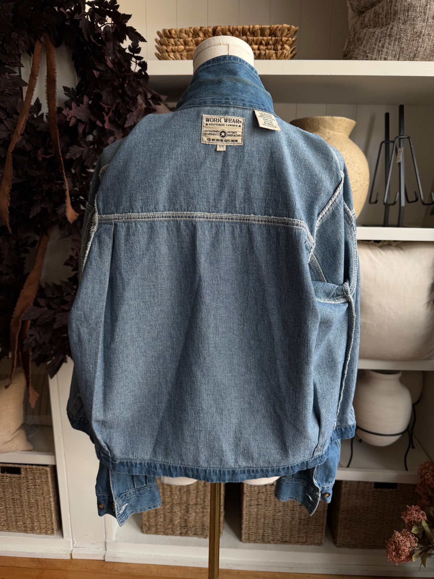 90s Work Wear denim light weight shirt jacket. Fits XXS-S