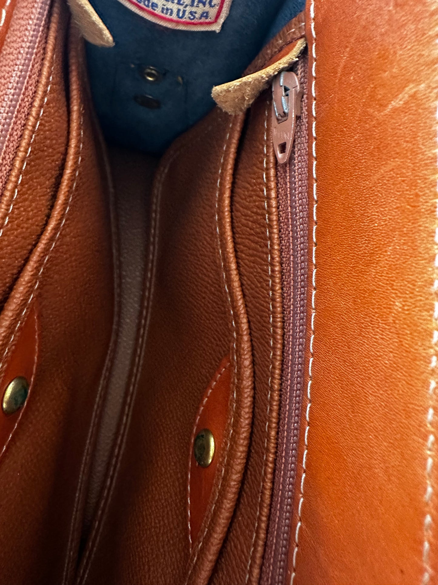 90s Dooney and Bourke zip top shoulder bag in navy