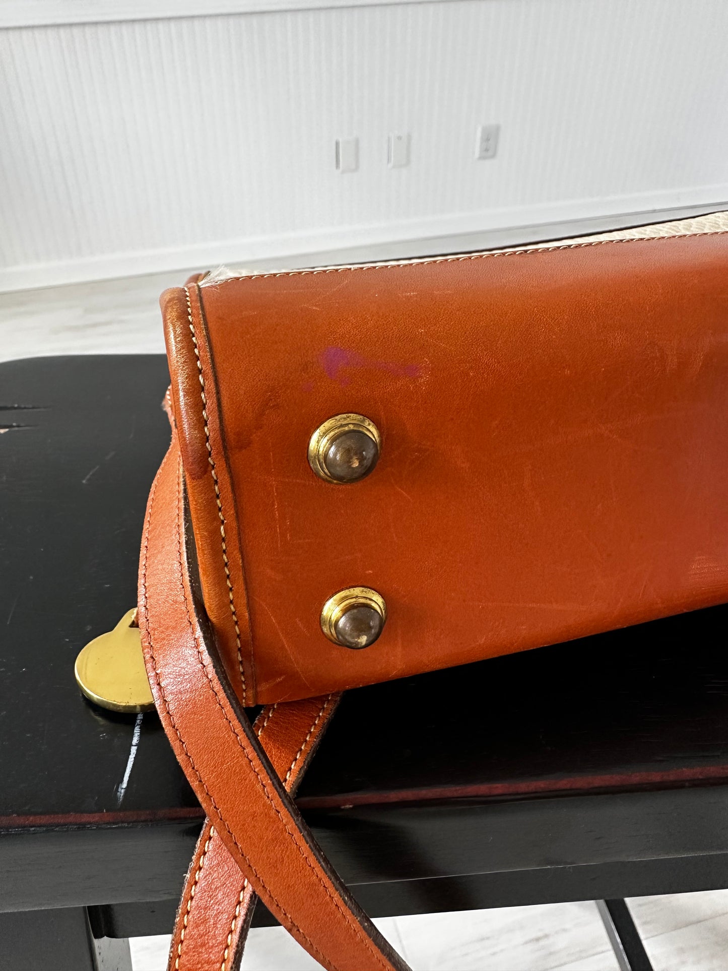 90s Dooney and Bourke zip top crossbody in cream