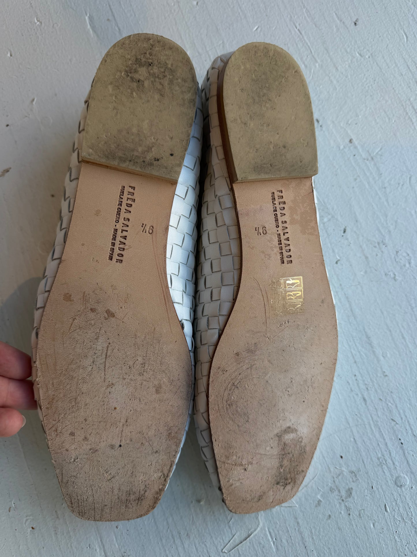 Freda Salvador Jada woven leather flats in white. Size 9.5 (fit like a 9)
