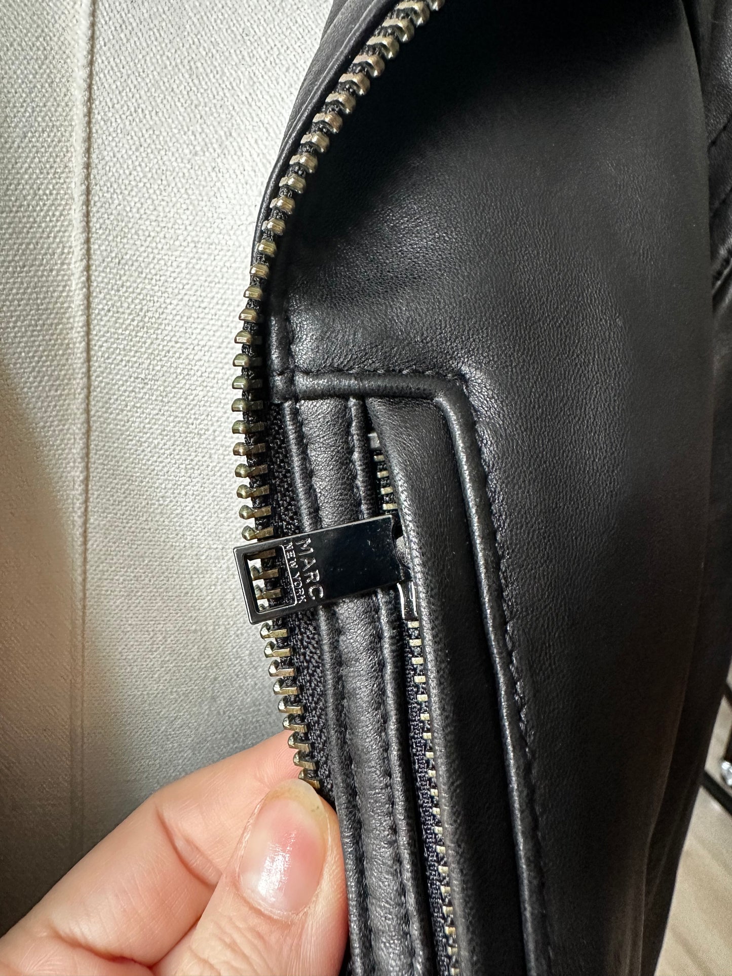 90s Andrew Marc black leather bomber