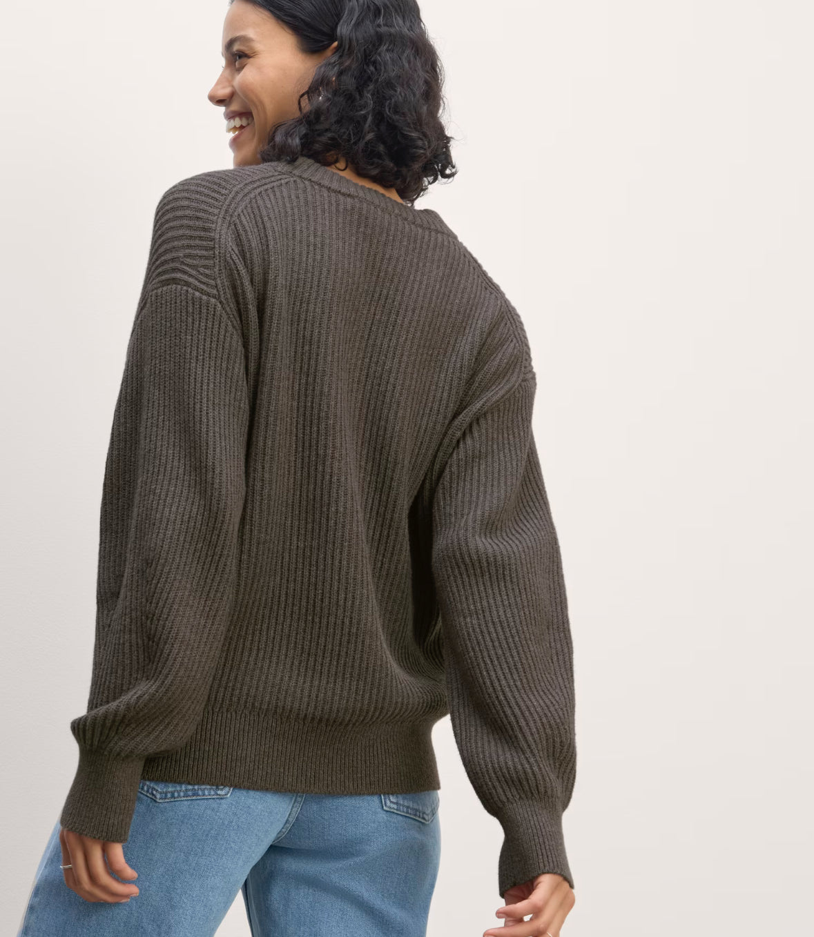 Everlane Cocoon Crew in everyday organic cotton in grey. Size Large