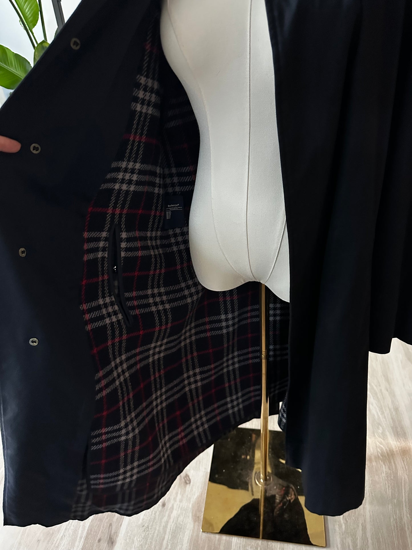 90s Burberry navy trench with zip out wool lining. Missing belt. Size 52 reg