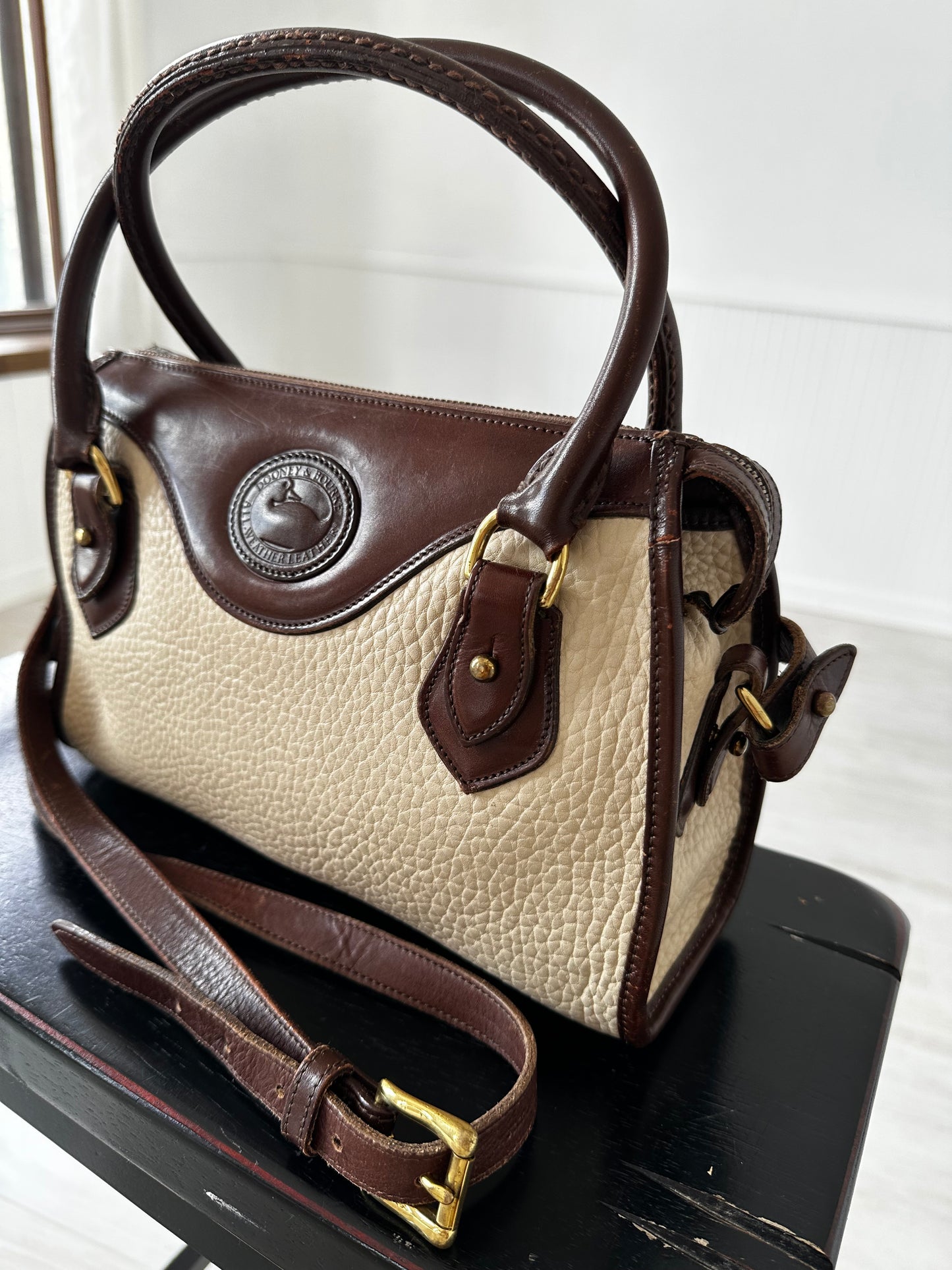 90s Dooney and Bourke zip top satchel in cream