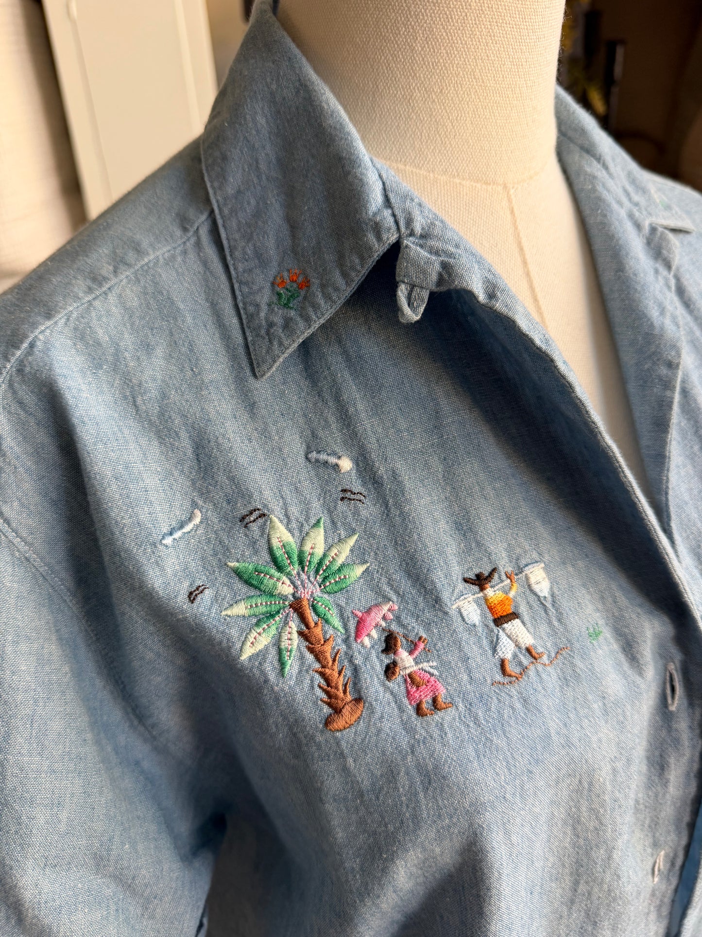 80s Banana Republic denim short sleeve button down with embroidery