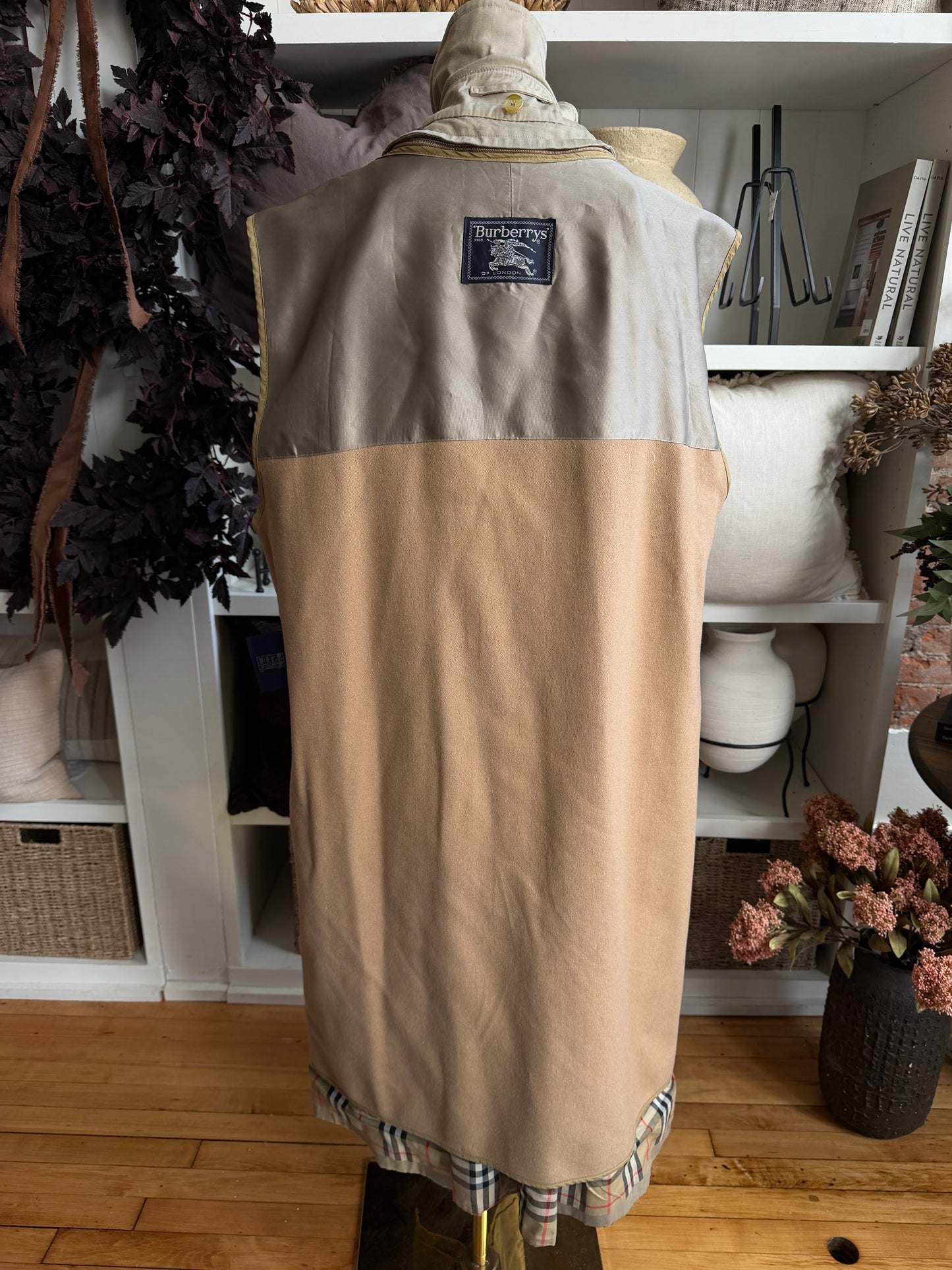 Vintage Burberry khaki trench with zip out wool liner. Fits M-XL
