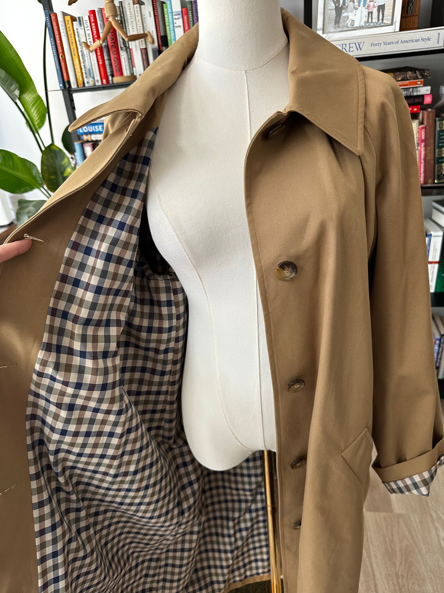 NWT Sezane Clyde trench in camel. Size US 10