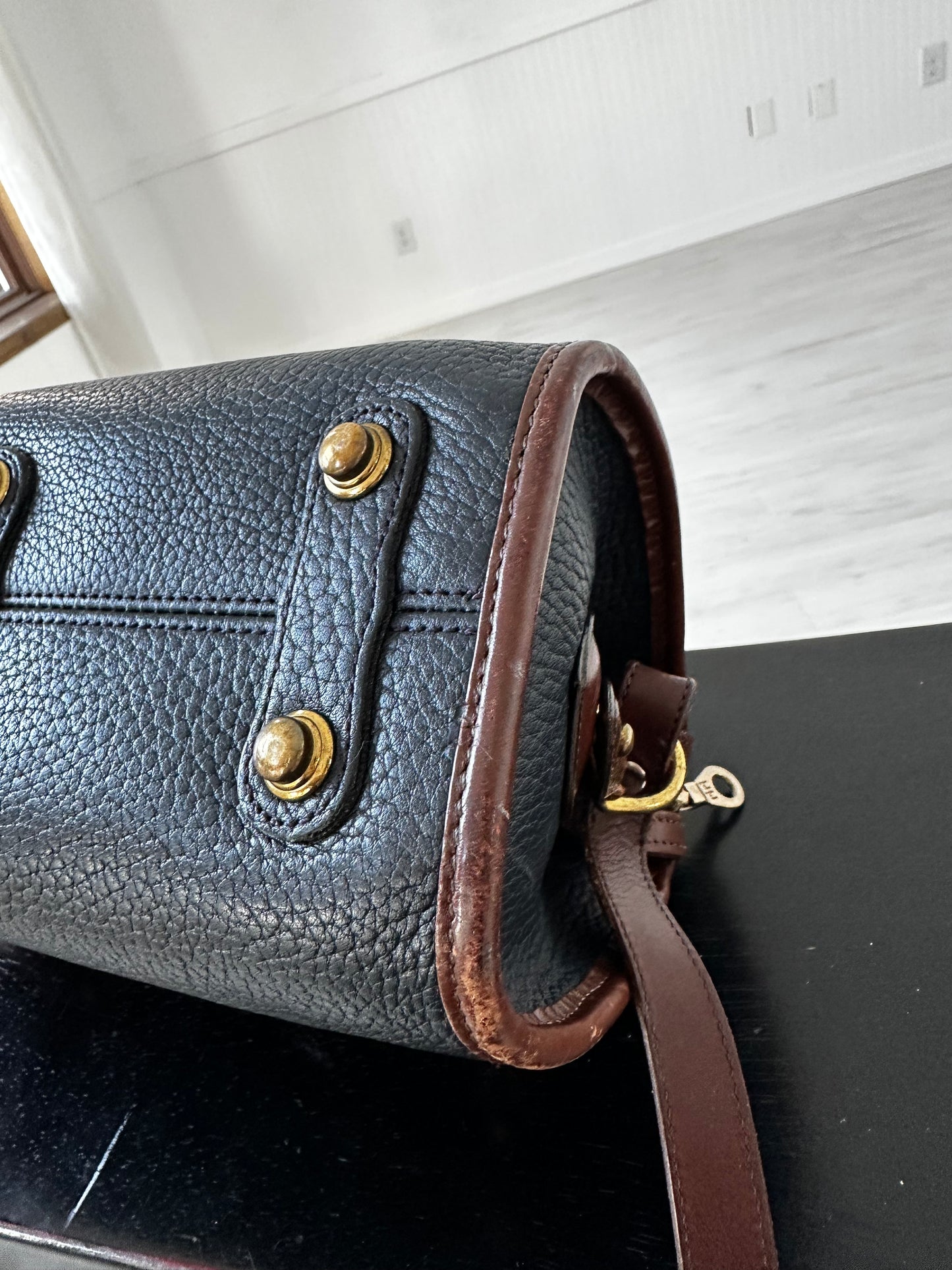 90s Dooney and Bourke navy zip top satchel