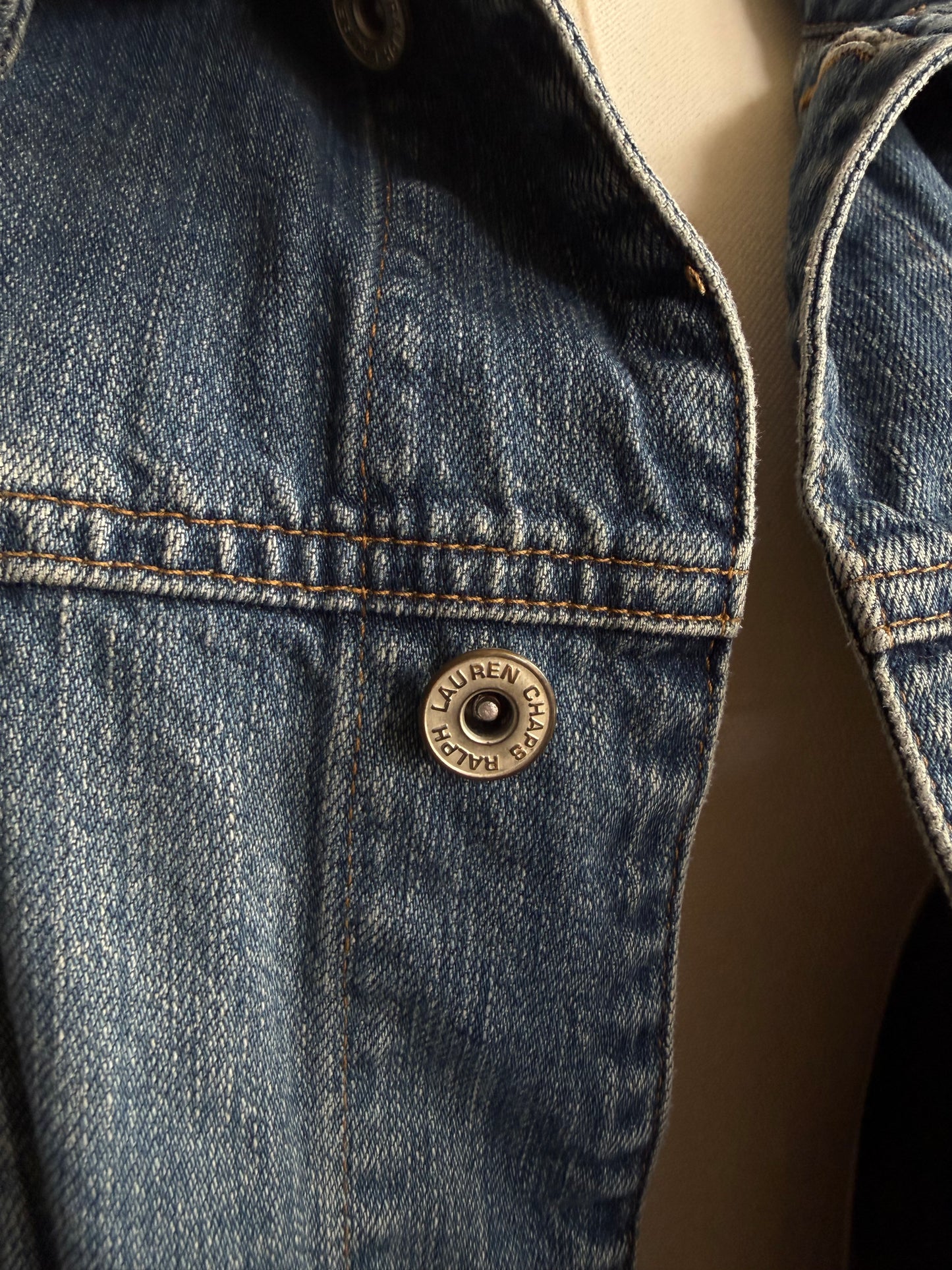 90s Chaps Ralph Lauren denim jacket. Fits M-XL