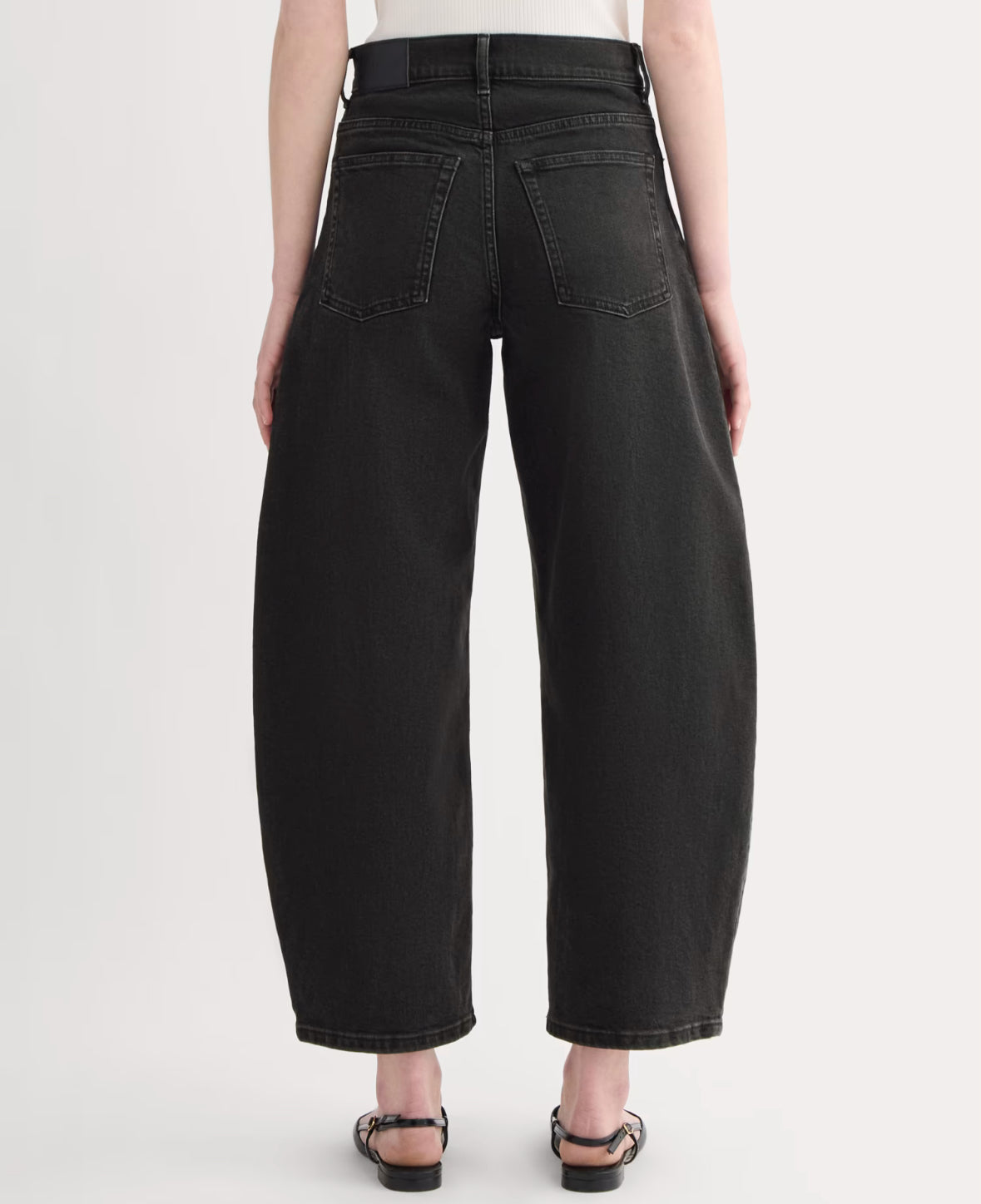 Everlane way high curve jean in washed black. Size 29T