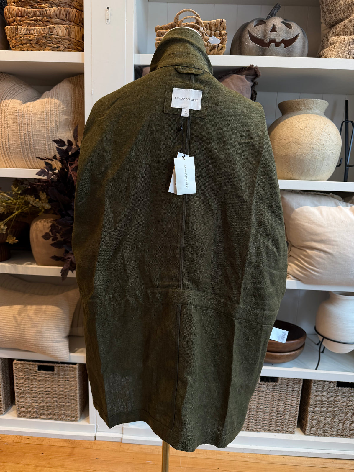 Banana Republic linen canvas utility jacket in olive green. Size L