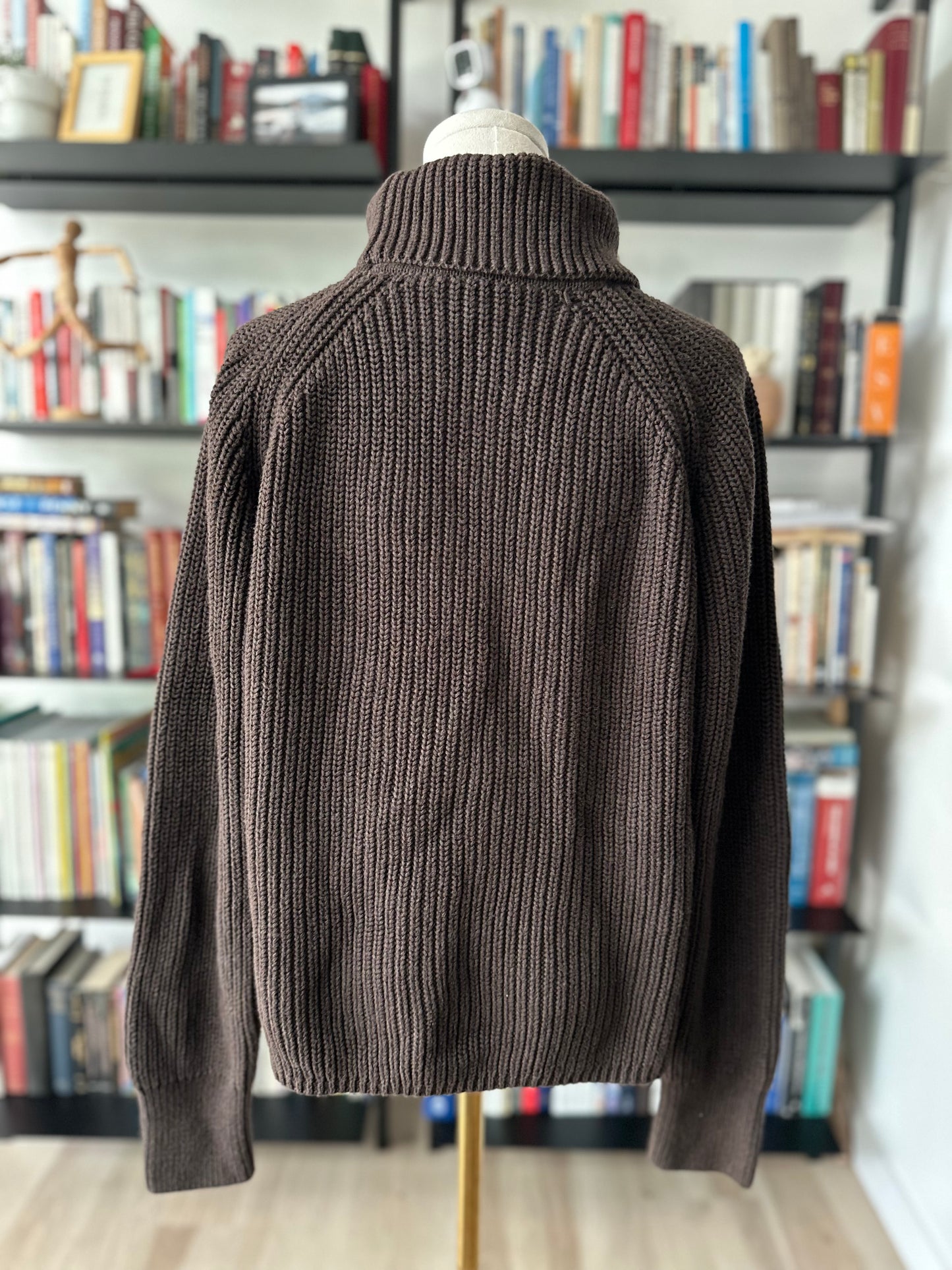 Alex Mill Chelsea turtleneck in chocolate. Size large.