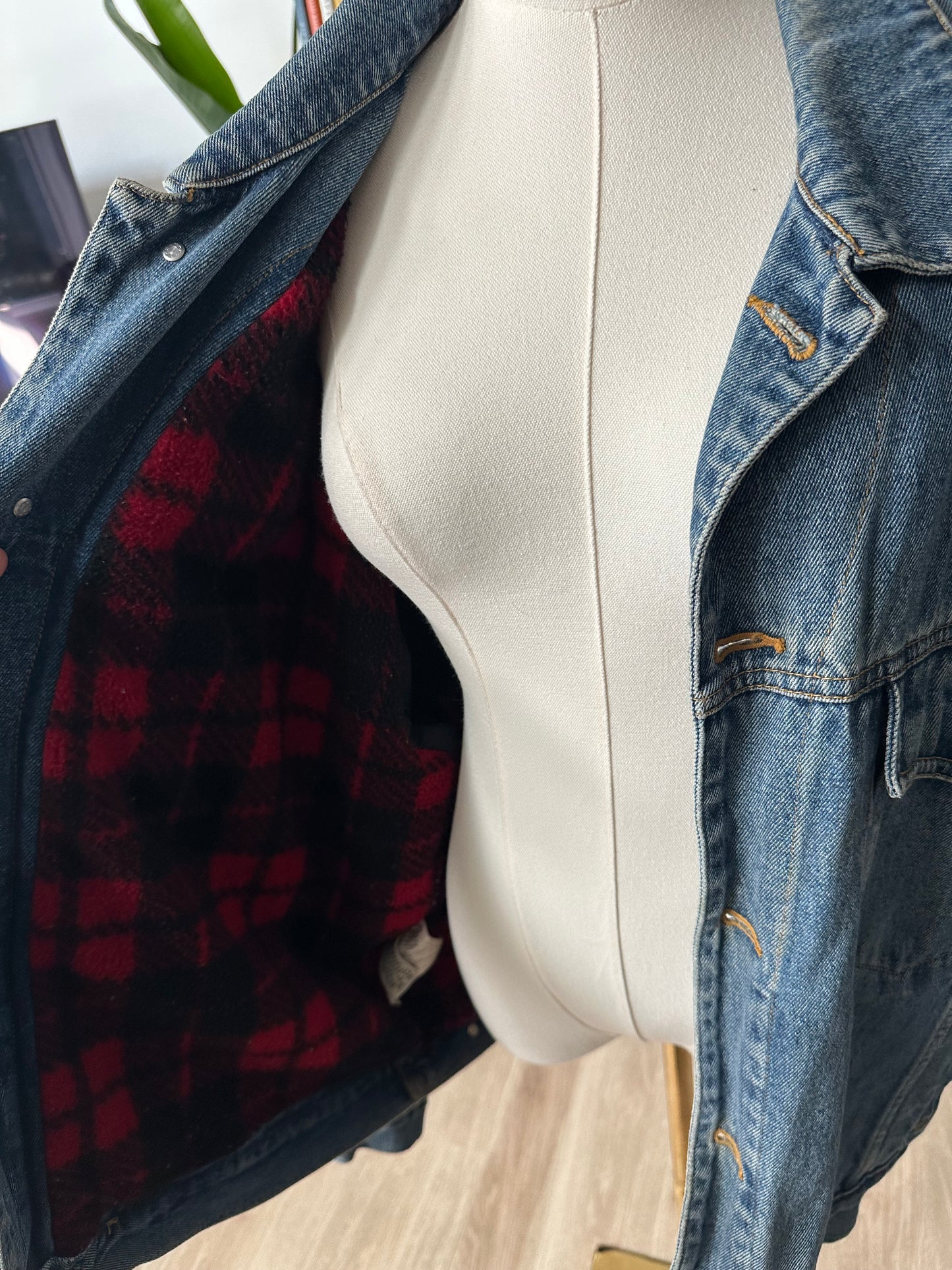 90s Eddie Bauer denim fleece lined jacket