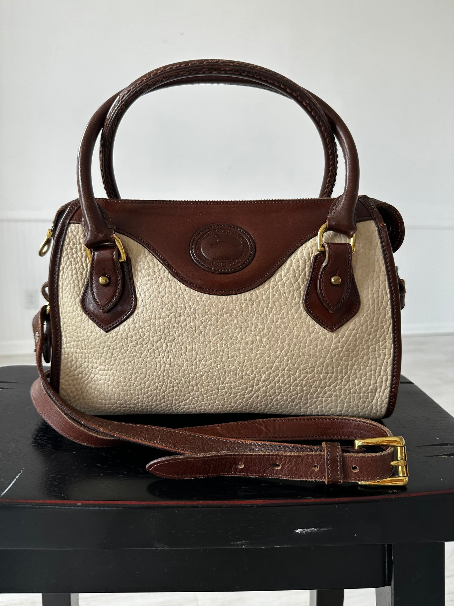 90s Dooney and Bourke zip top satchel in cream