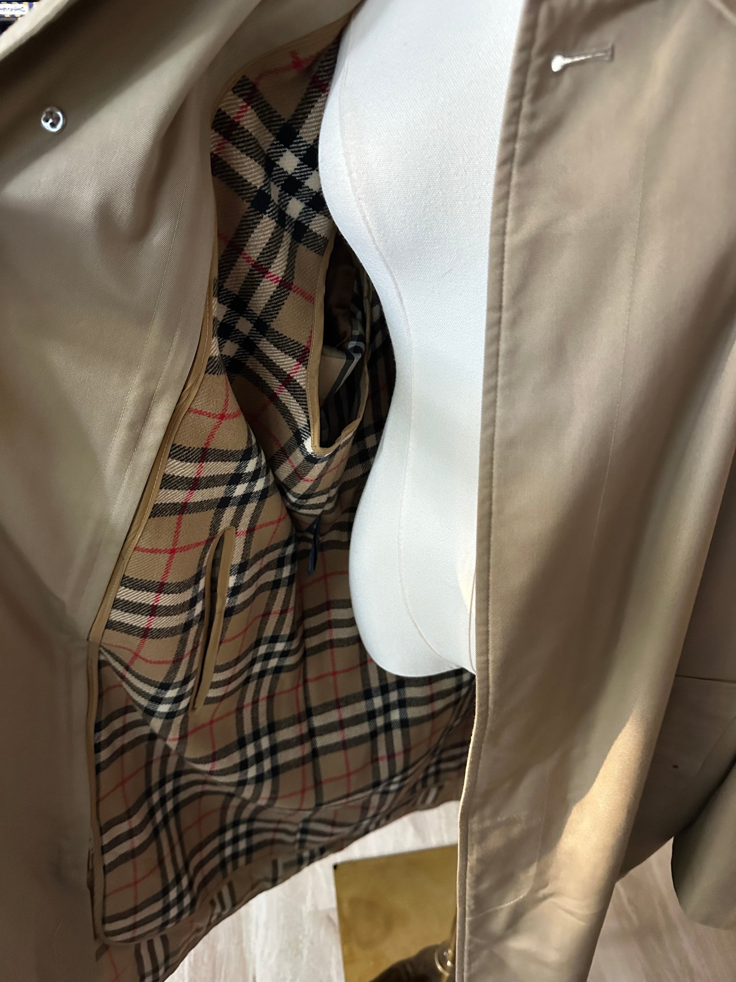 90s Burberry Camden car coat with removable wool lining. Size 42 reg.