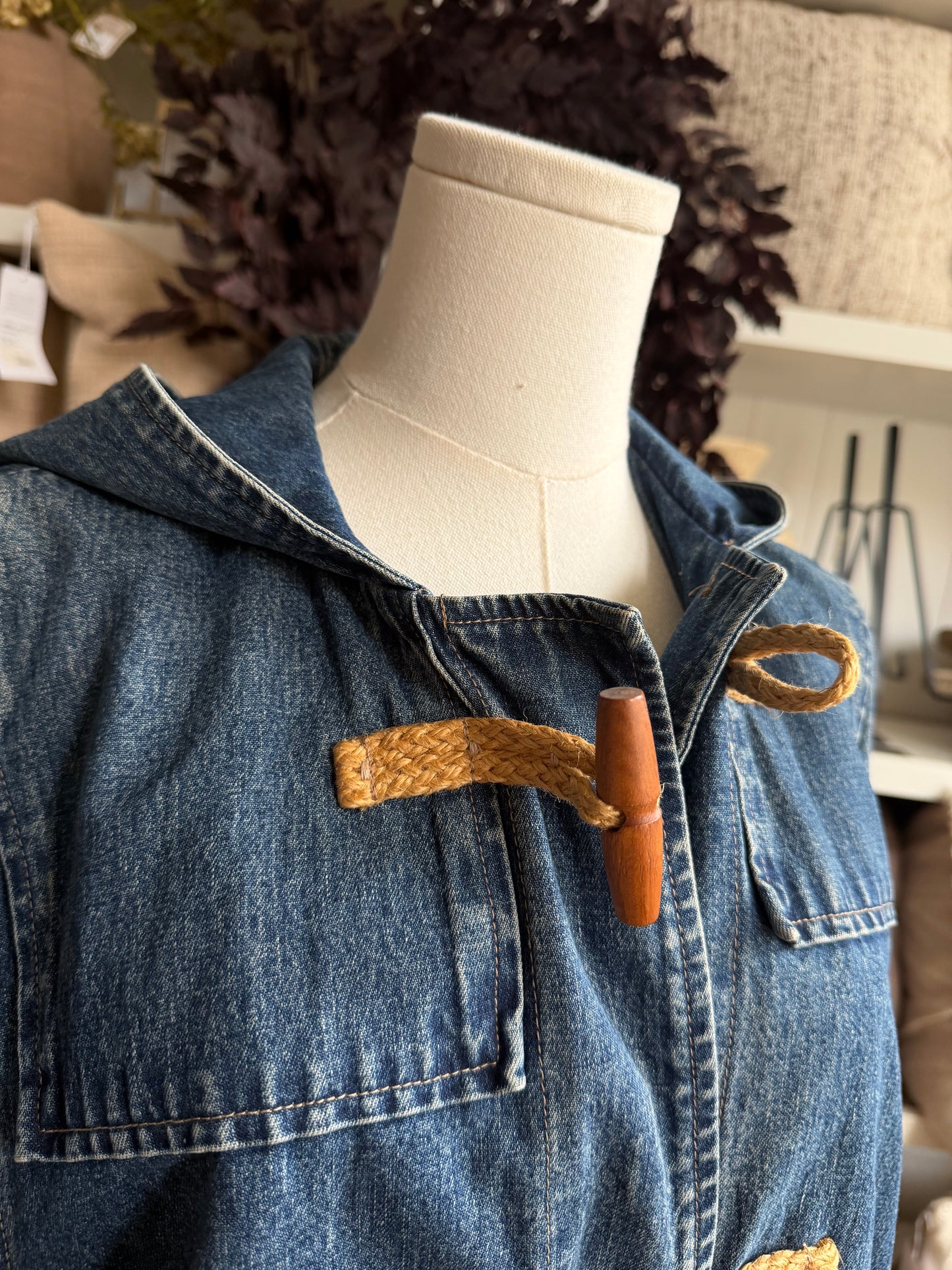 90s Lauren Jens Co denim toggle coat. Made in Hong Kong. Fits XS-M
