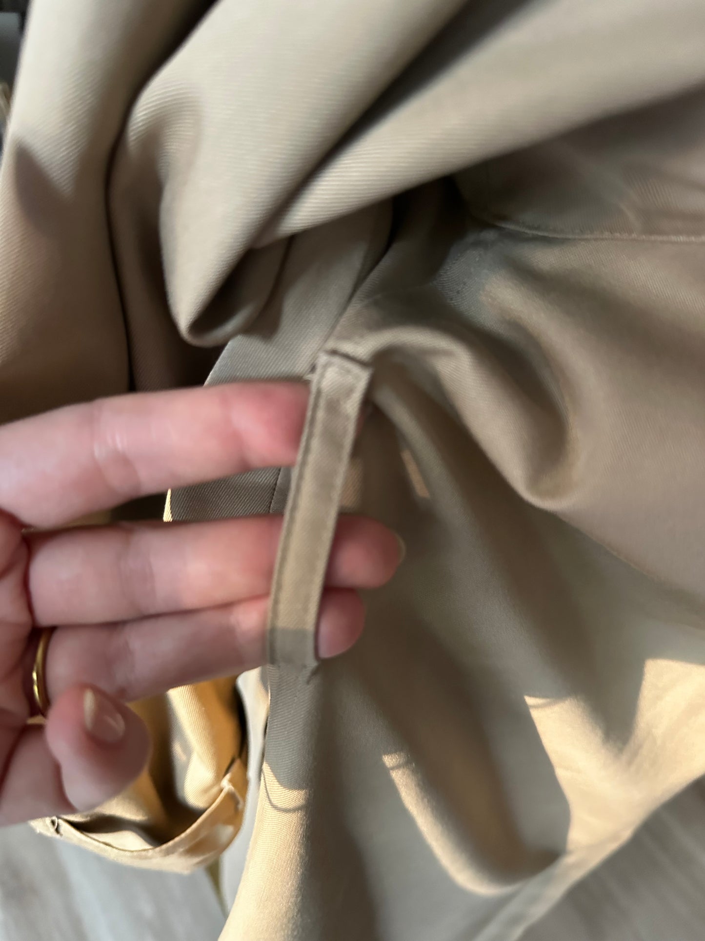 90s Burberry trench. Size XX-Long. Missing belt