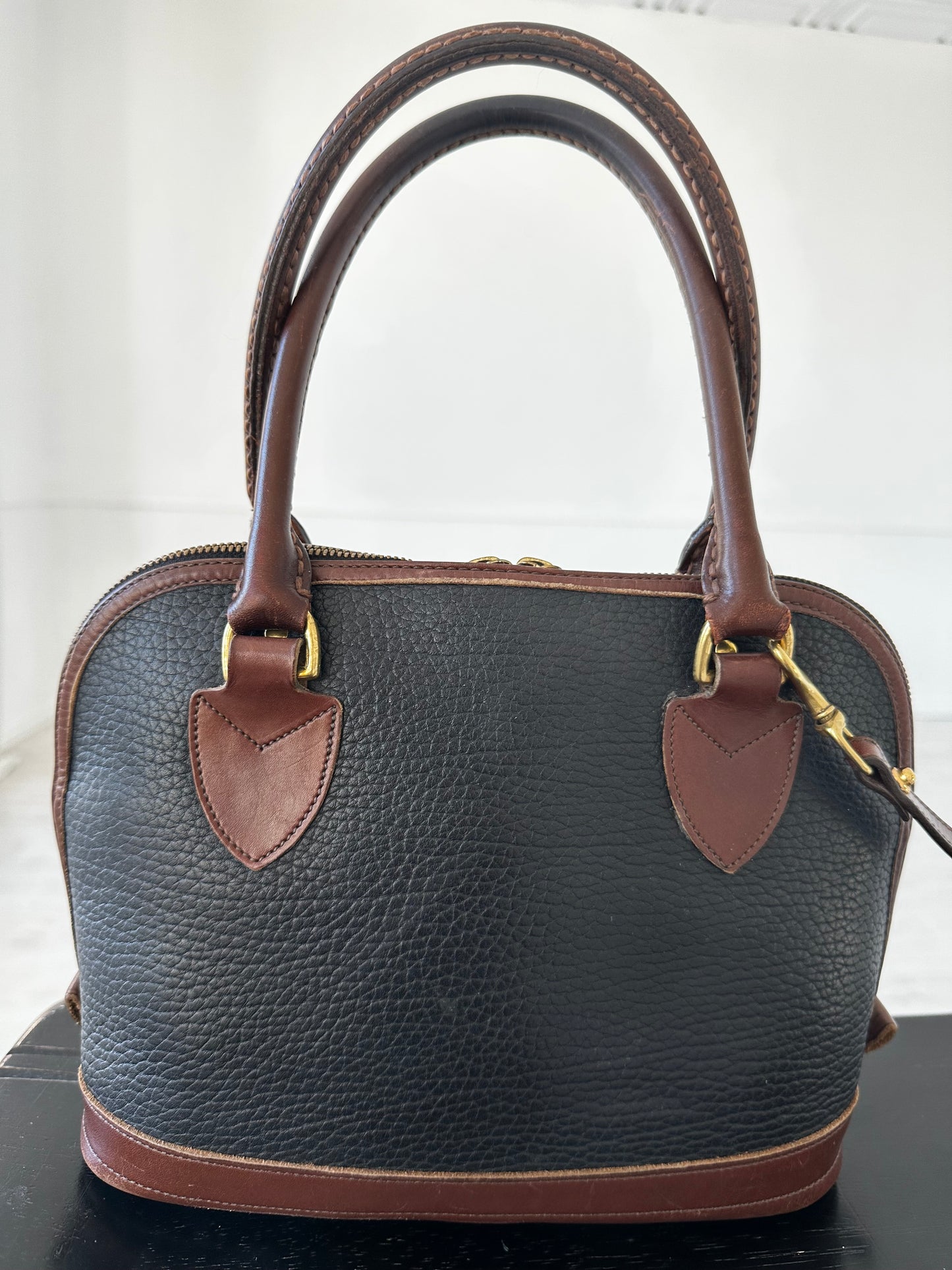 90s Dooney and Bourke navy satchel with matching wallet