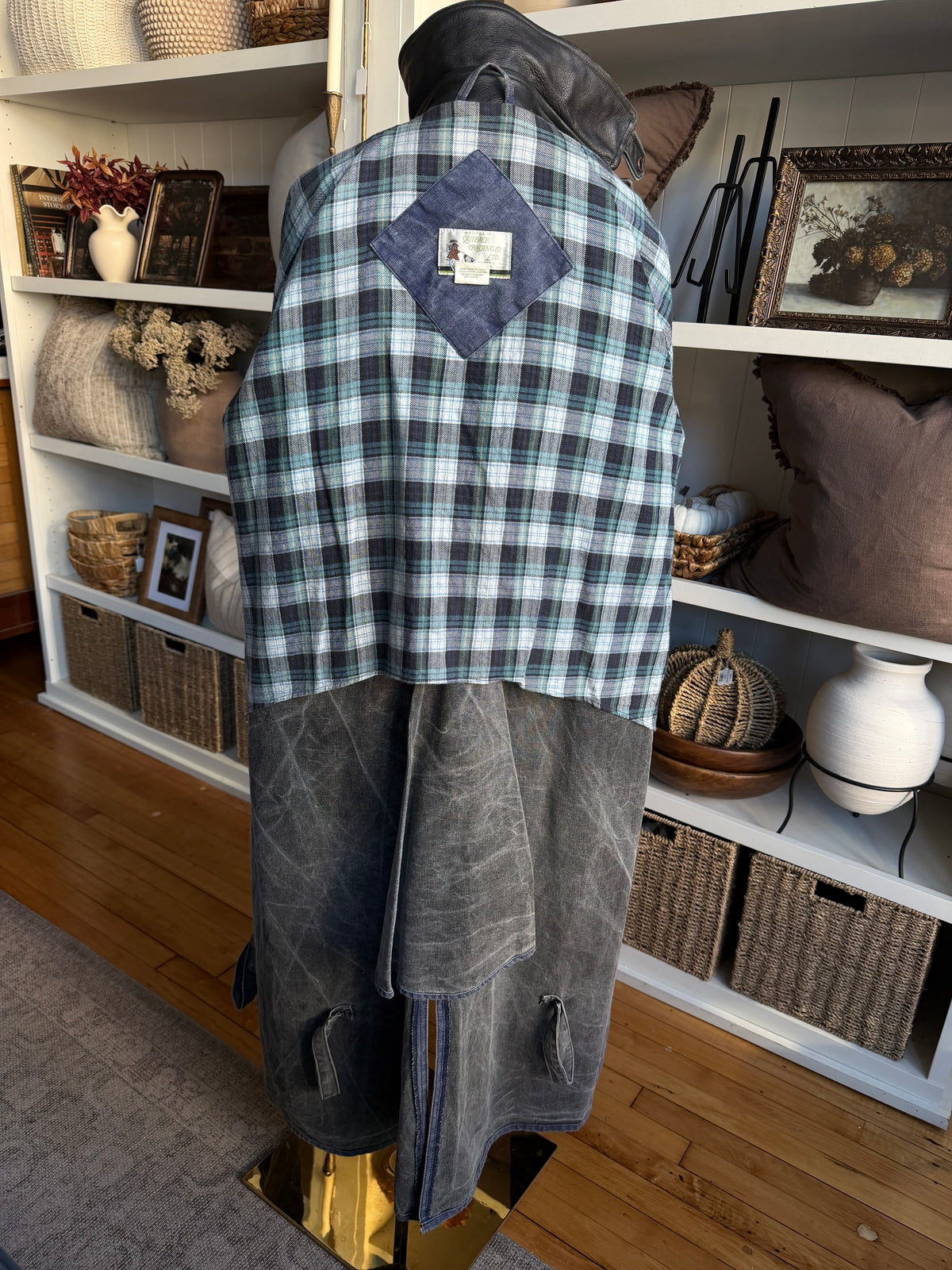 90s Outback Trading Co Oilskin Canvas Ranch duster with detachable cape