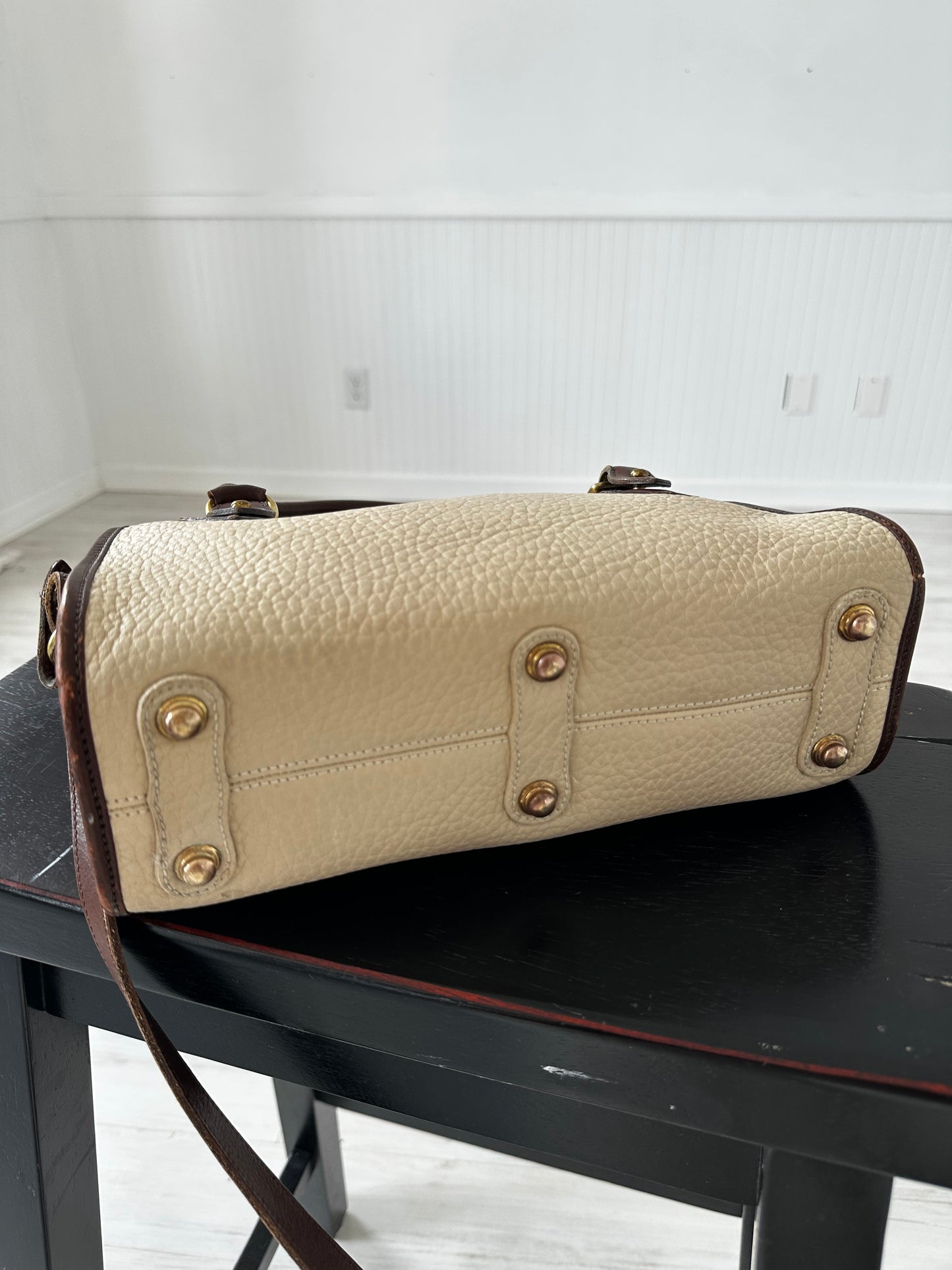 90s Dooney and Bourke zip top satchel in cream