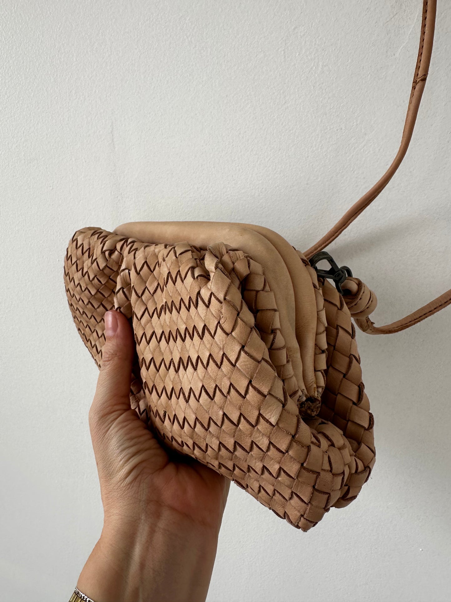 Latico Leather Noble crossbody in natural