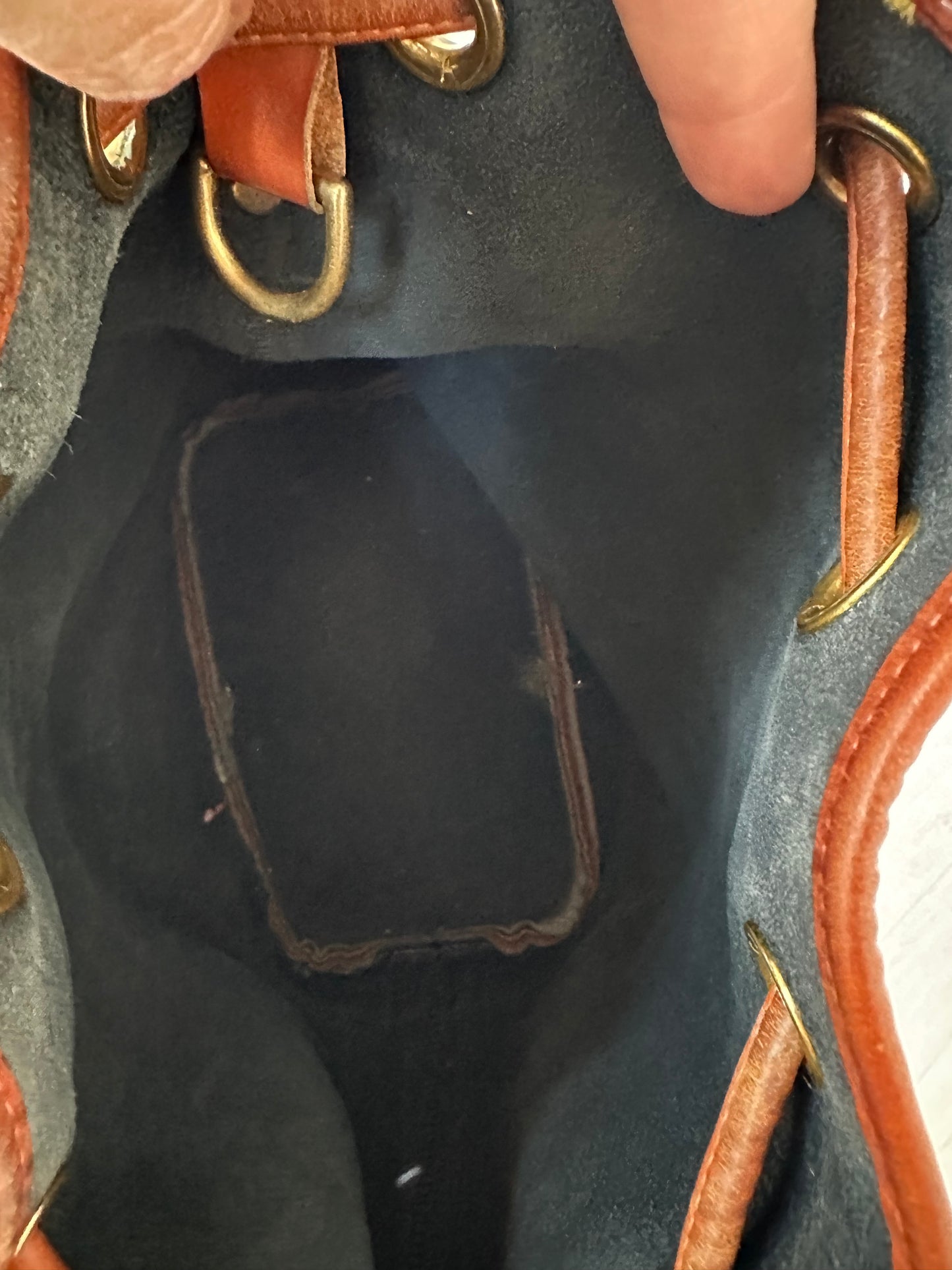 90s Dooney and Bourke black bucket bag