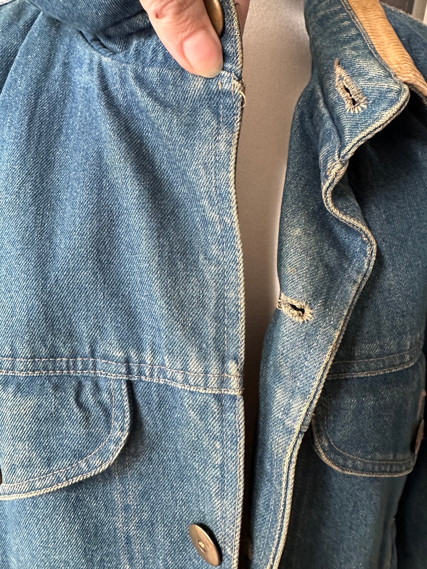80s Eddie Bauer denim blanket lined jacket. Made in Korea