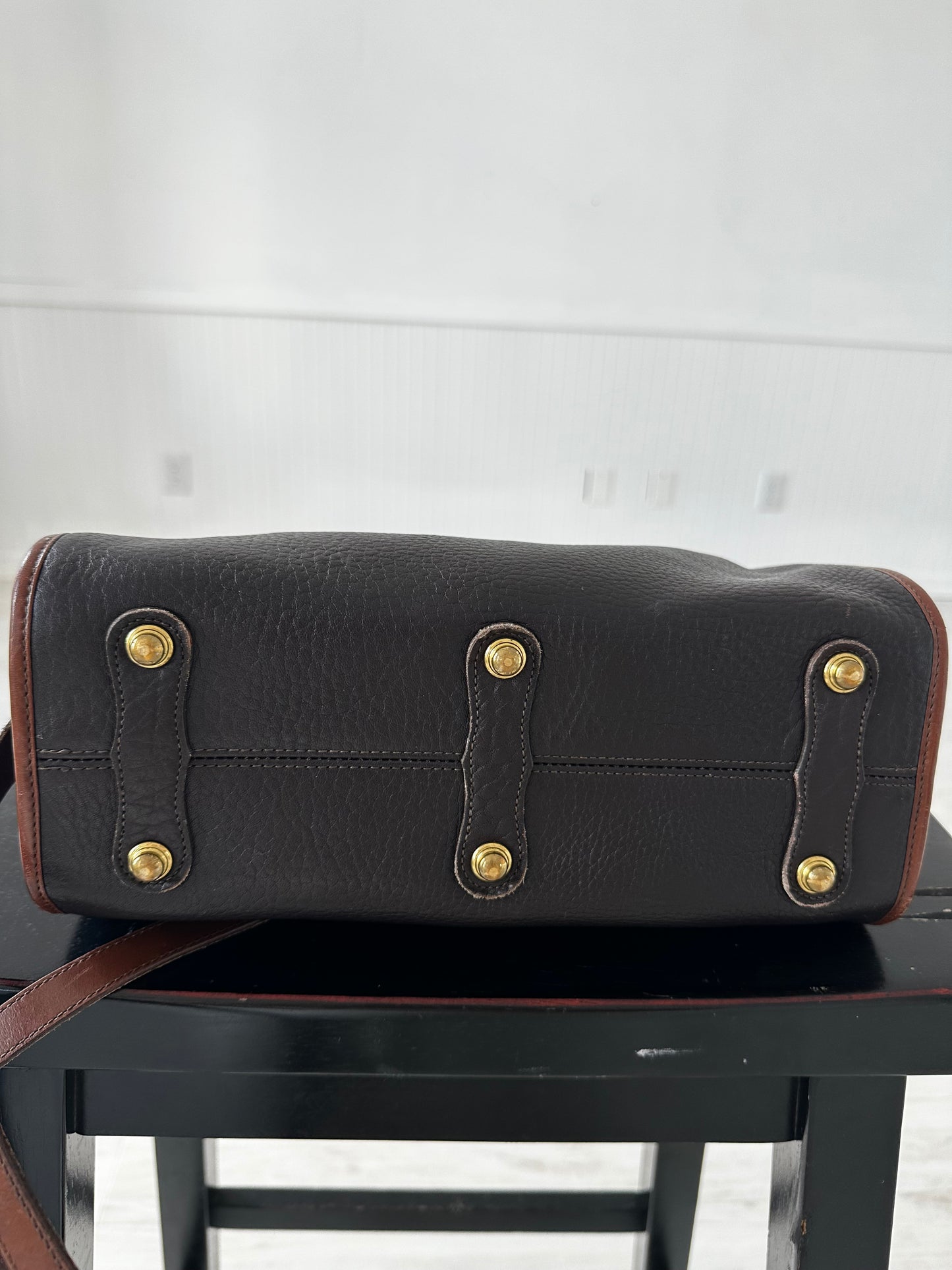 90s Dooney and Bourke zip top satchel in black
