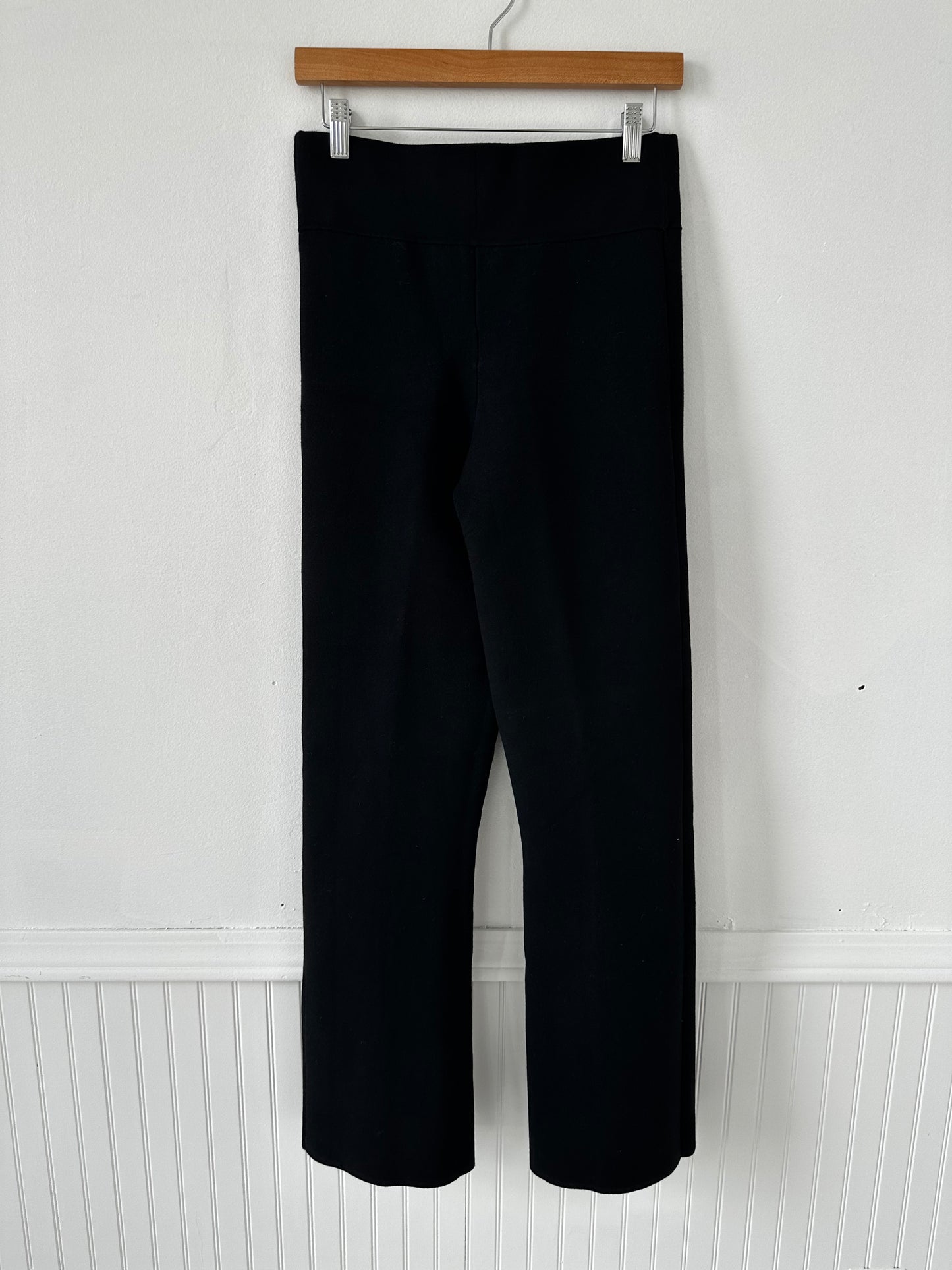 JCrew Delaney kick out sweater pant in black. Size medium tall