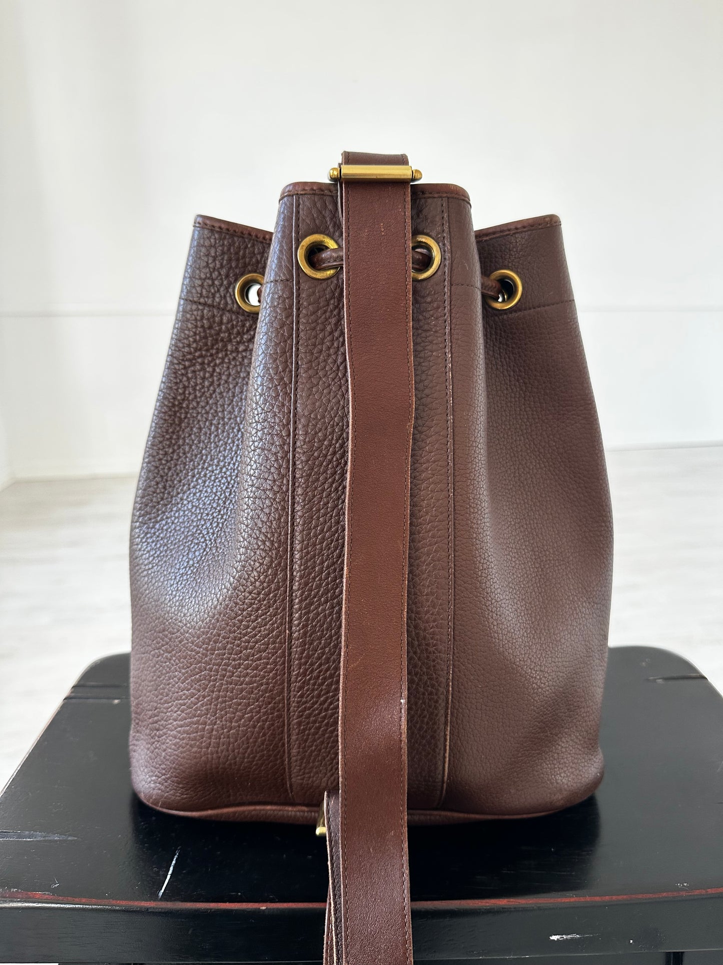 90s Dooney and Bourke sling bucket bag