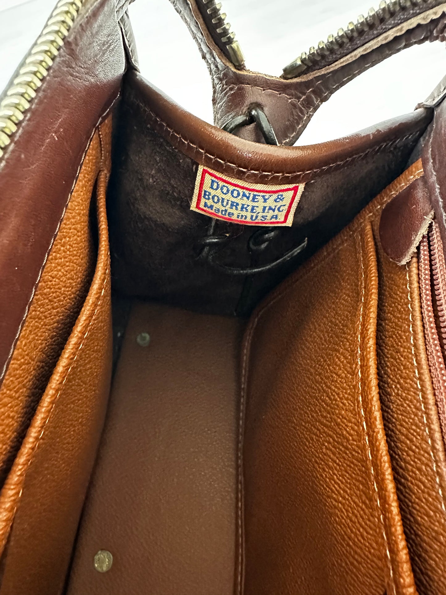 90s Dooney and Bourke zip top satchel in black