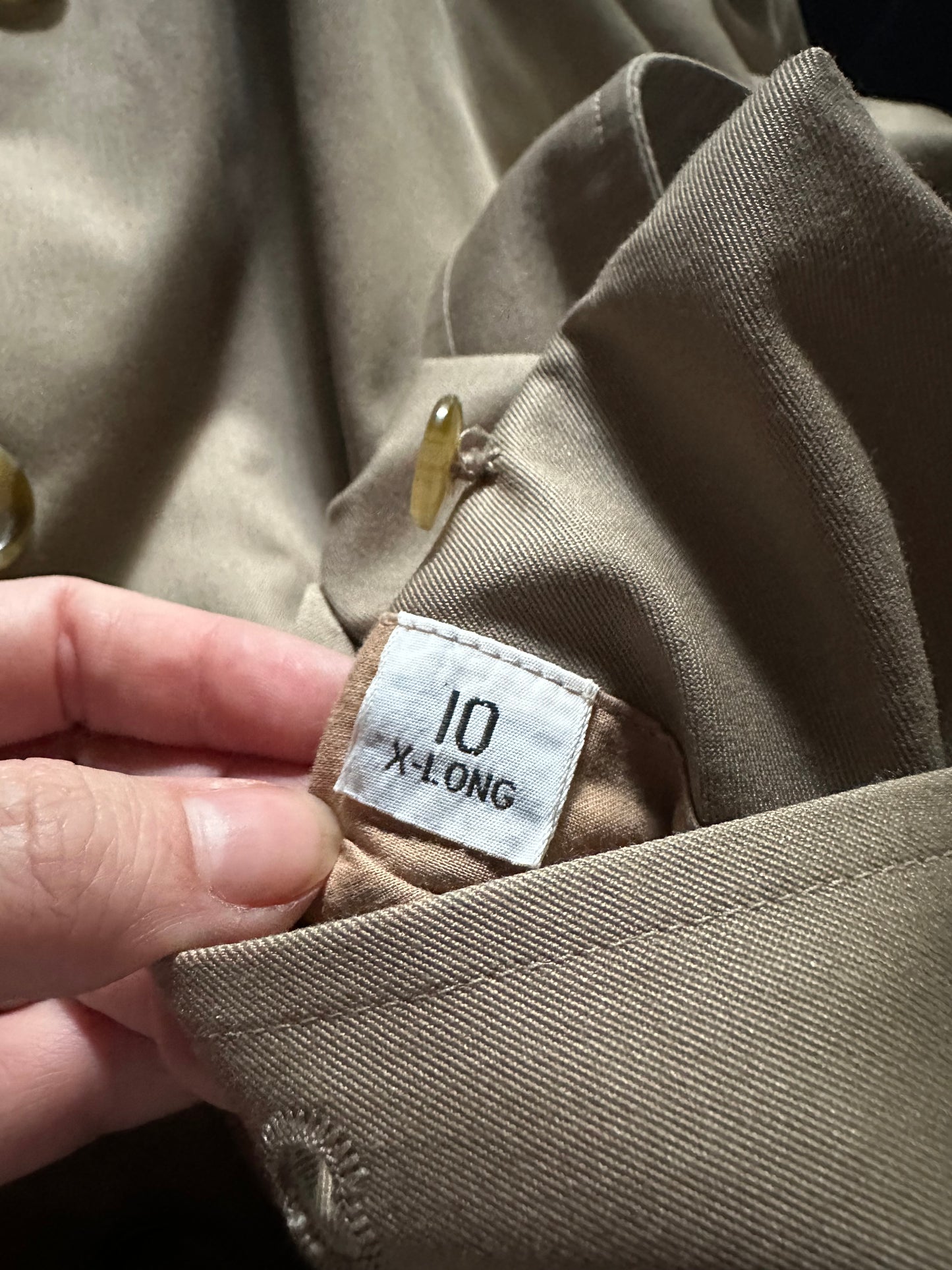 90s Burberry trench. Size 10 X-Long. No zip out lining