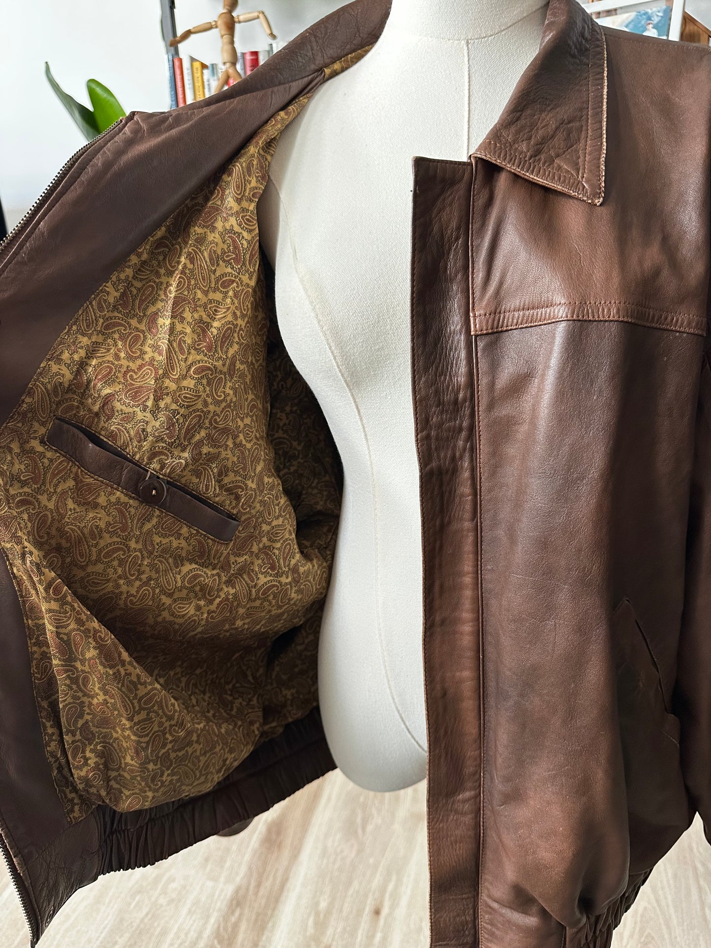 70s Peruzzi leather bomber. Made in Italy