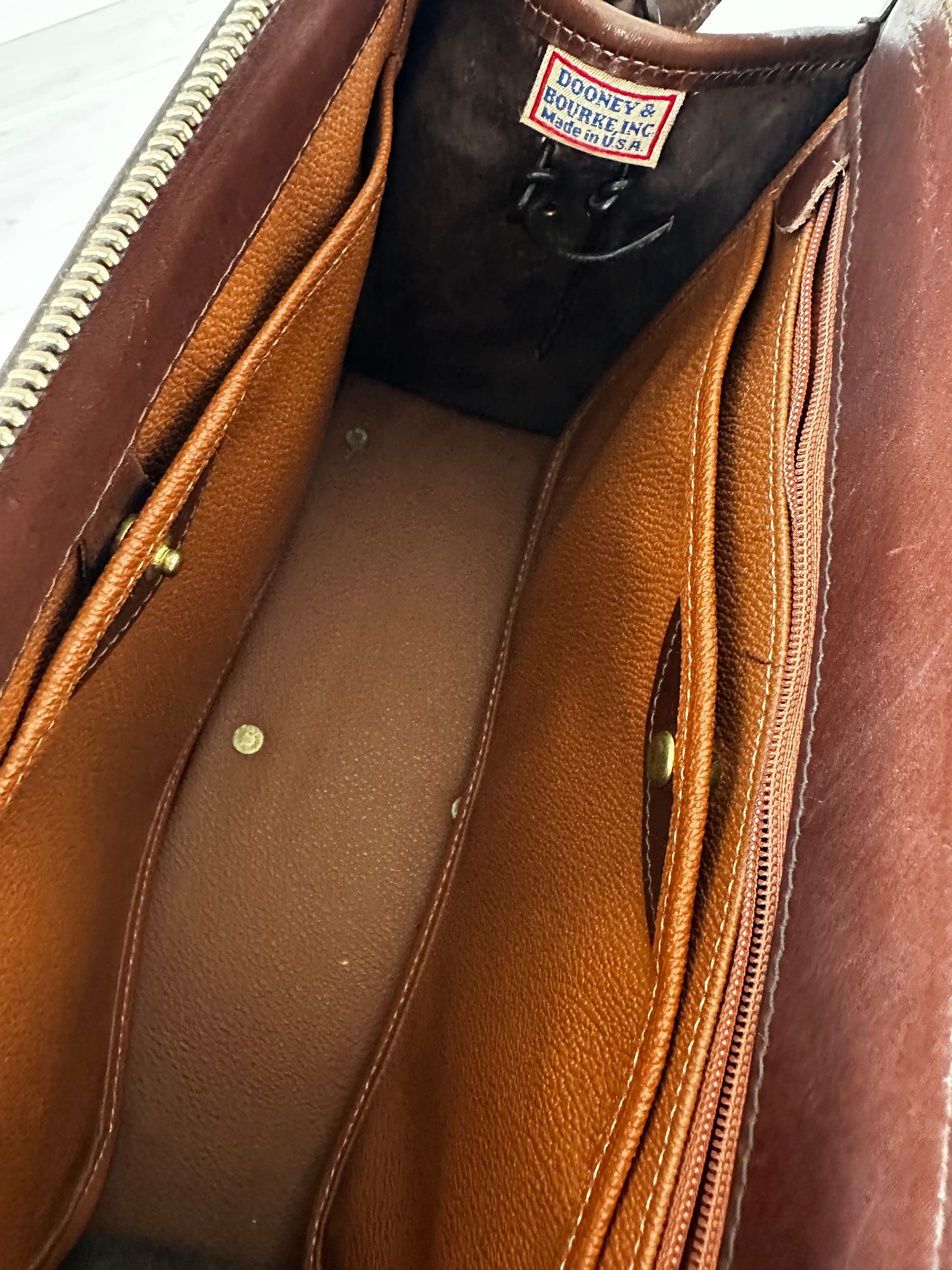90s Dooney and Bourke zip top satchel in black