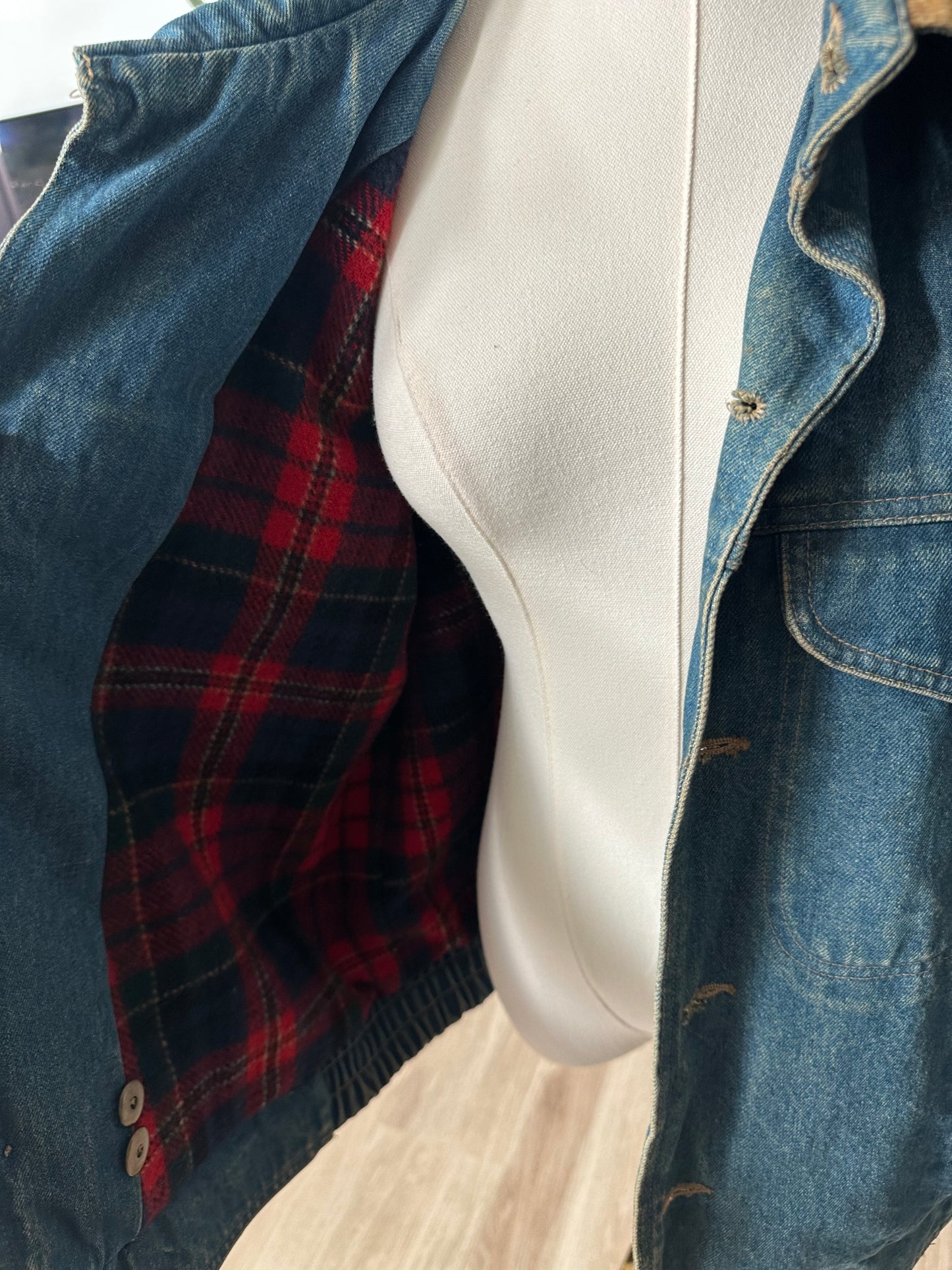 80s Eddie Bauer denim blanket lined jacket. Made in Korea