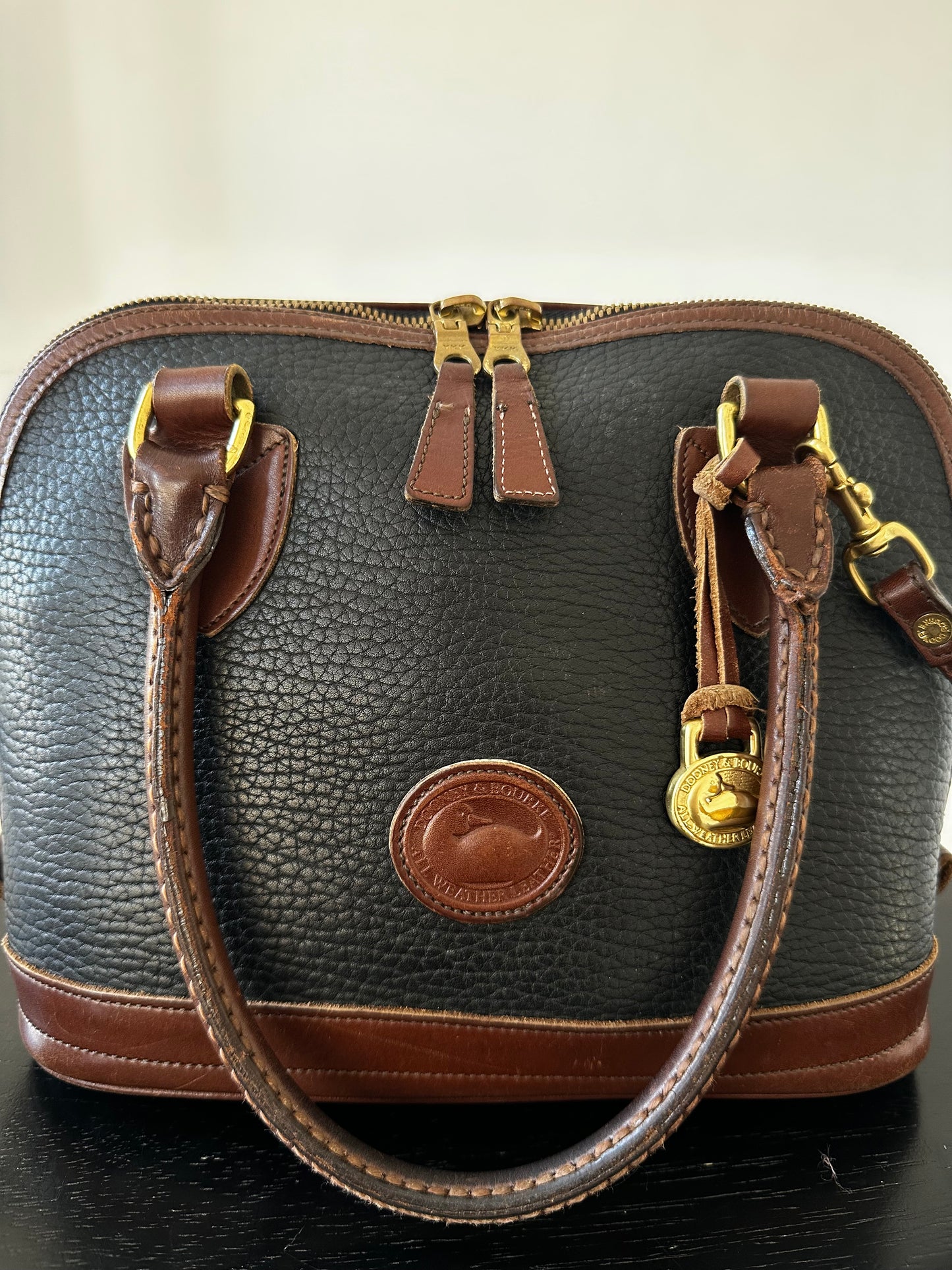 90s Dooney and Bourke navy satchel with matching wallet