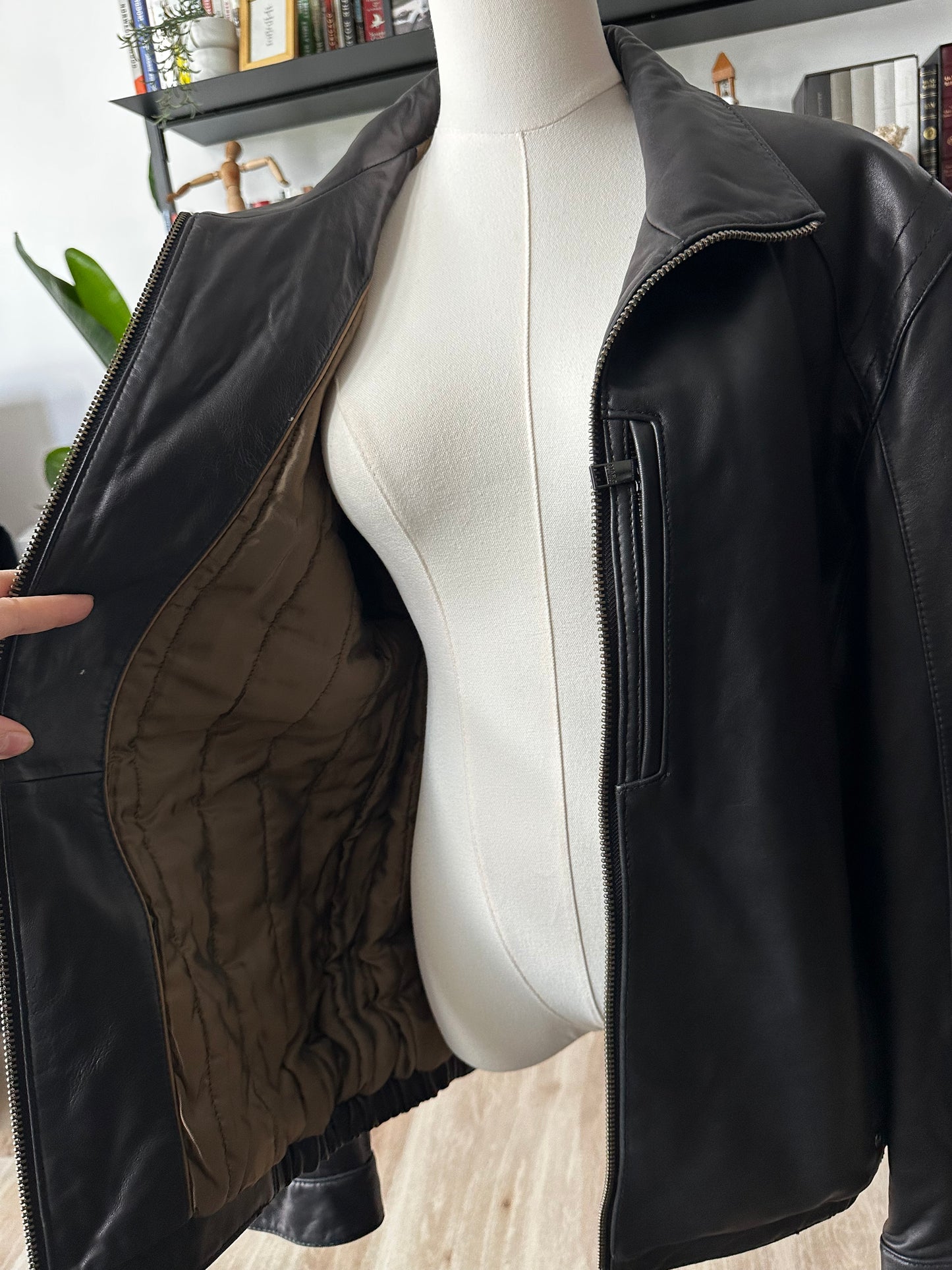 90s Andrew Marc black leather bomber