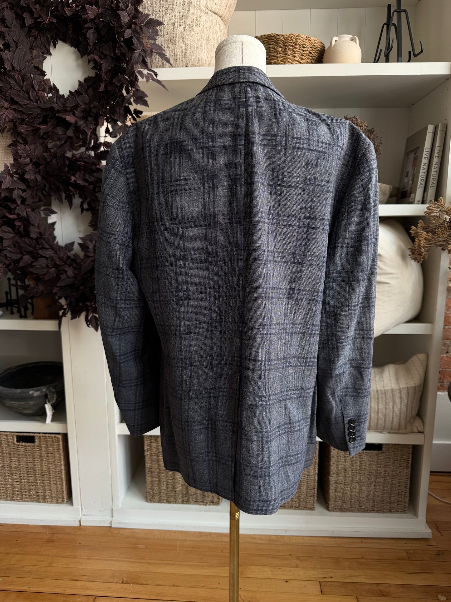 90s Ralph Lauren light weight wool blazer with silk lining. Made in Canada. Fits XS-M