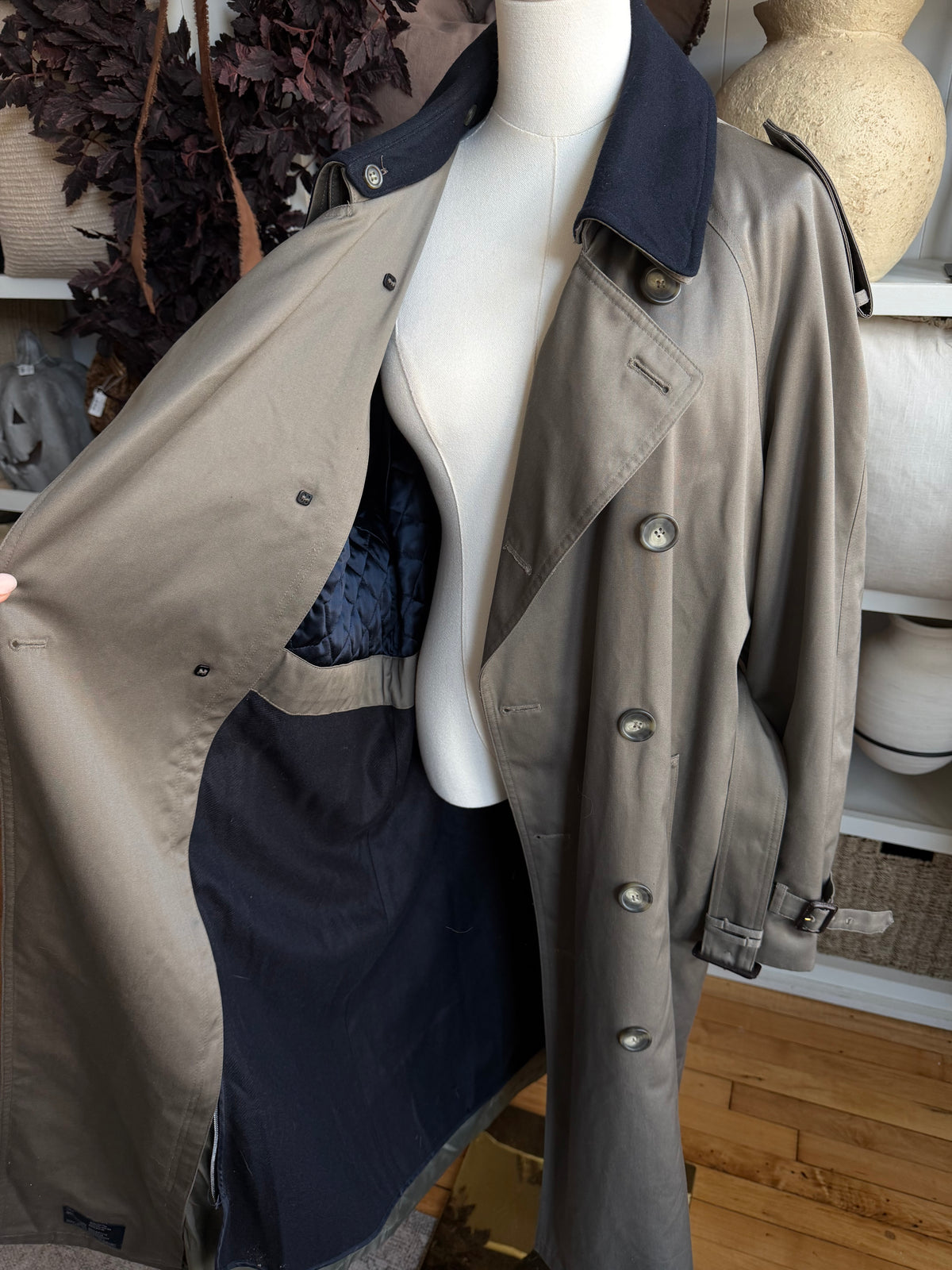 90s Chaps Ralph Lauren green trench with removable wool lining and collar. Fits M-XL