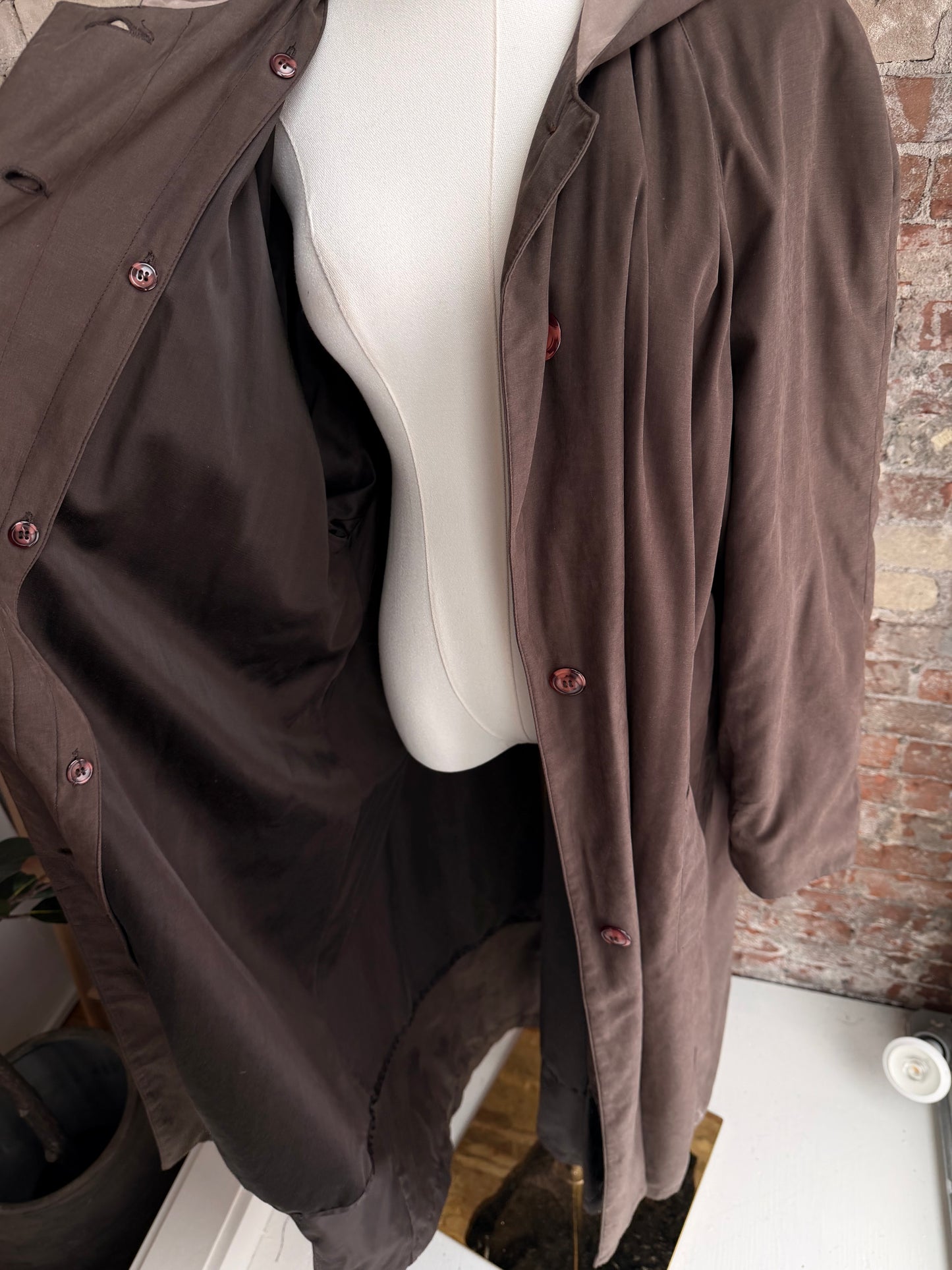 90s New York Harbor brown drapey trench with button out lining