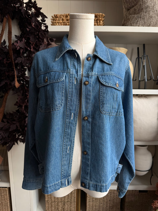 90s Work Wear denim light weight shirt jacket. Fits XXS-S