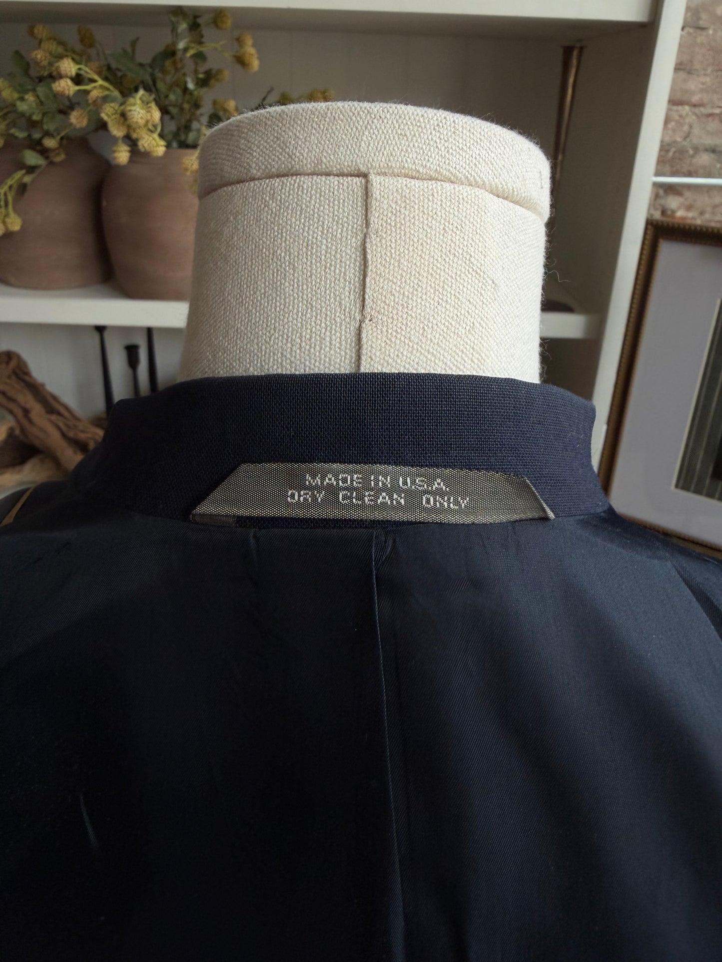 80s Hagaar lightweight navy wool blazer. Made in the USA