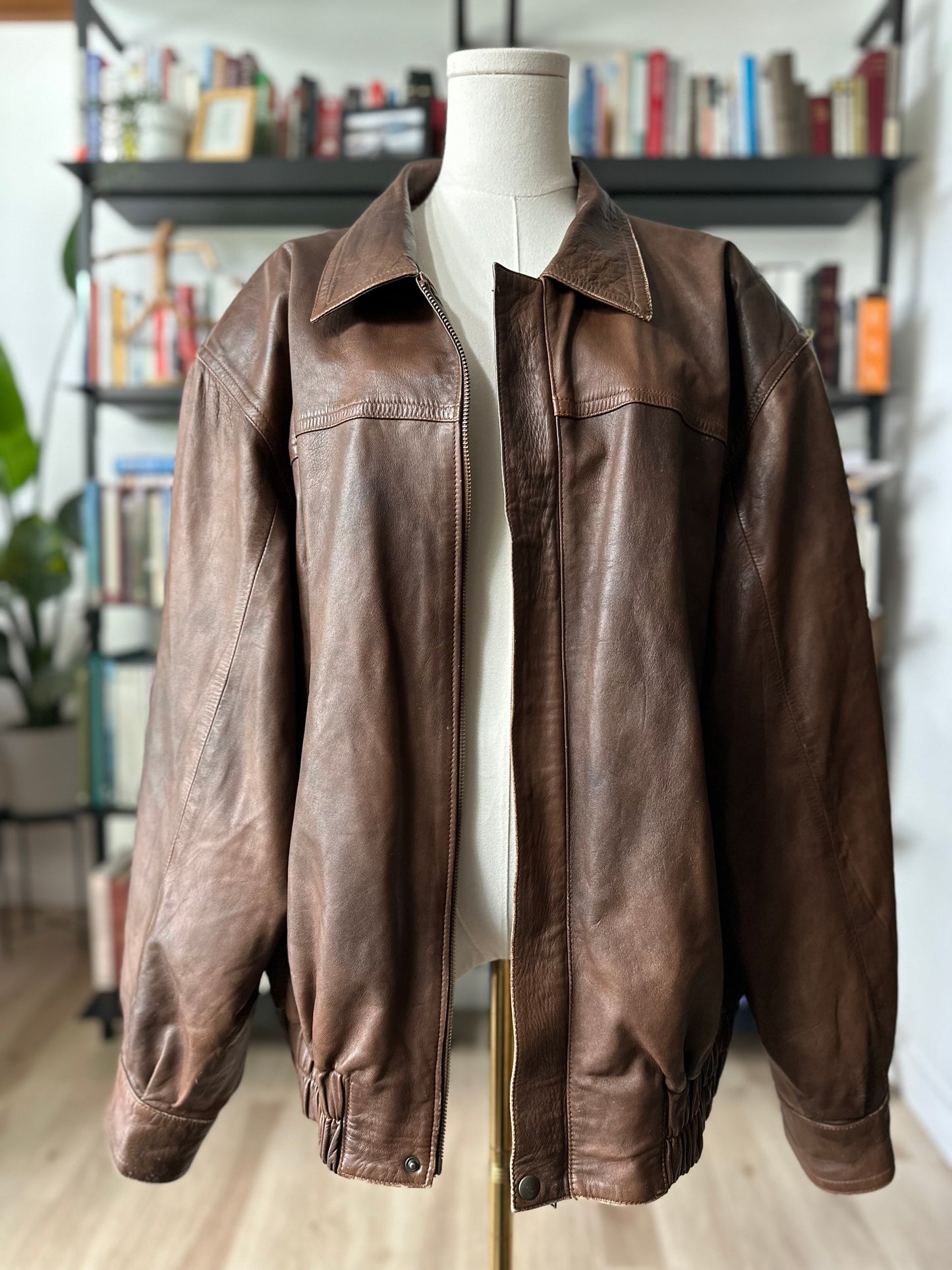 70s Peruzzi leather bomber. Made in Italy
