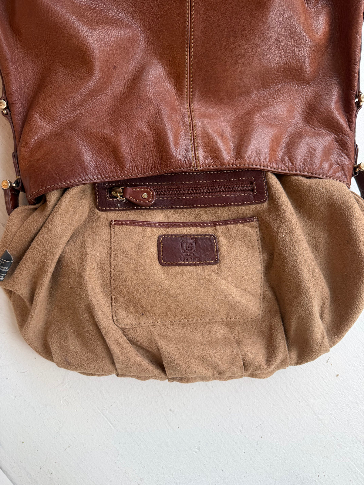 00 Liz Claiborne leather shoulder bag