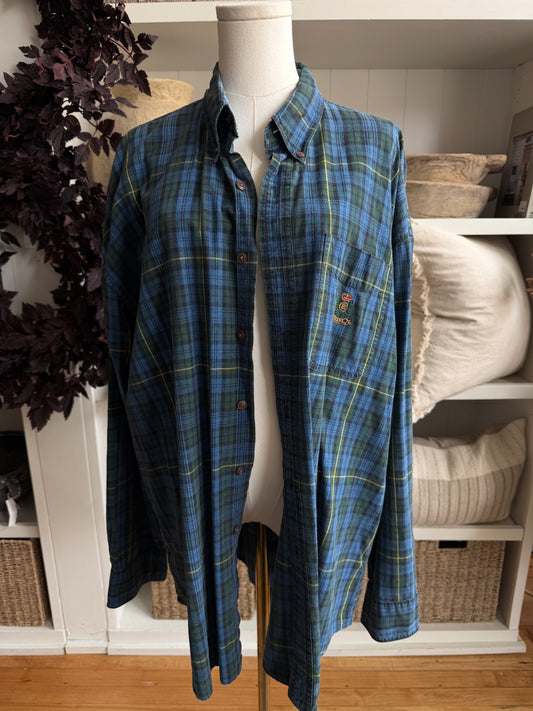 90s Chaps Ralph Lauren plaid button down. Fits M-XL