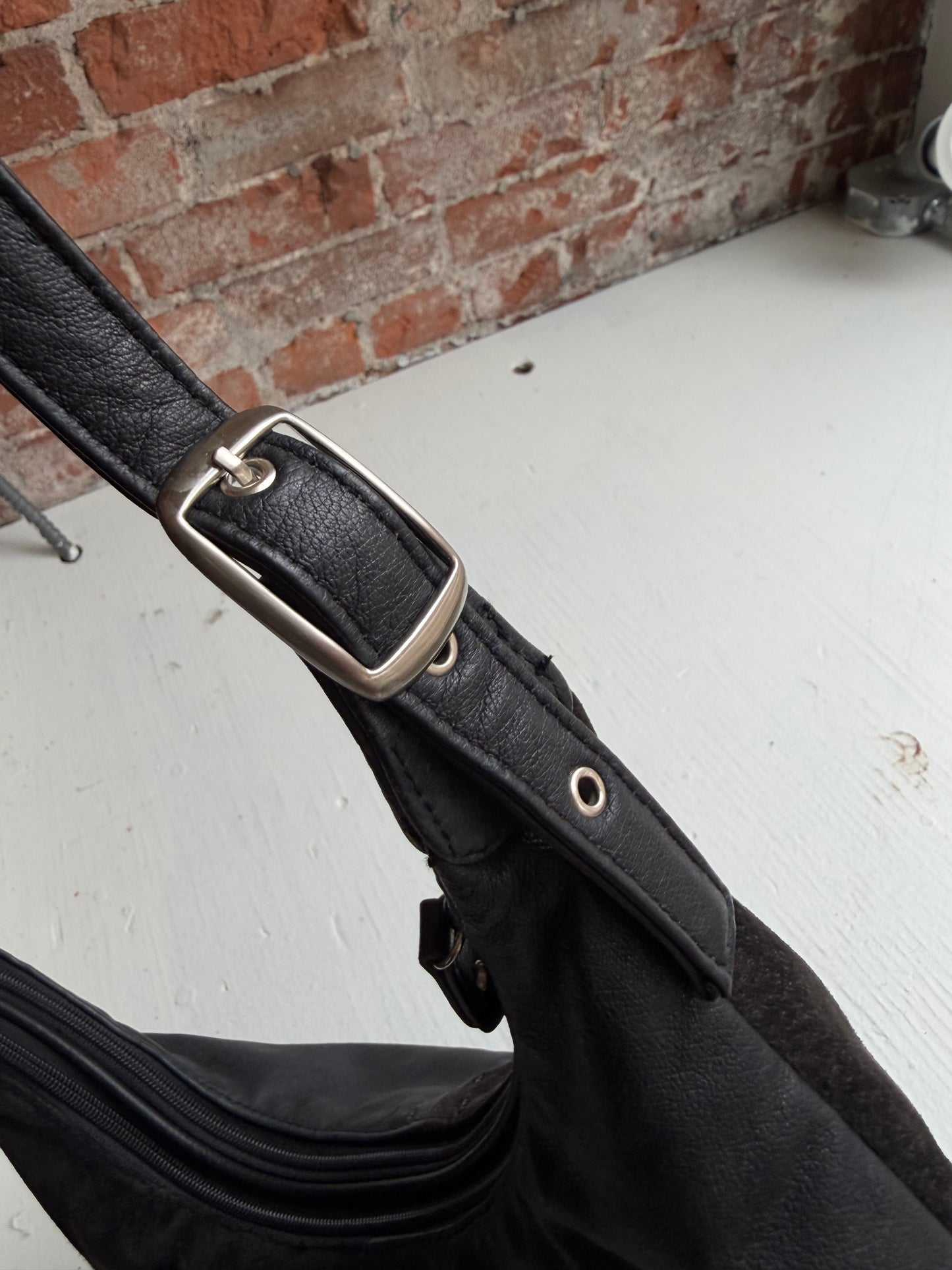 90s Hush Puppies black leather and suede shoulder bag