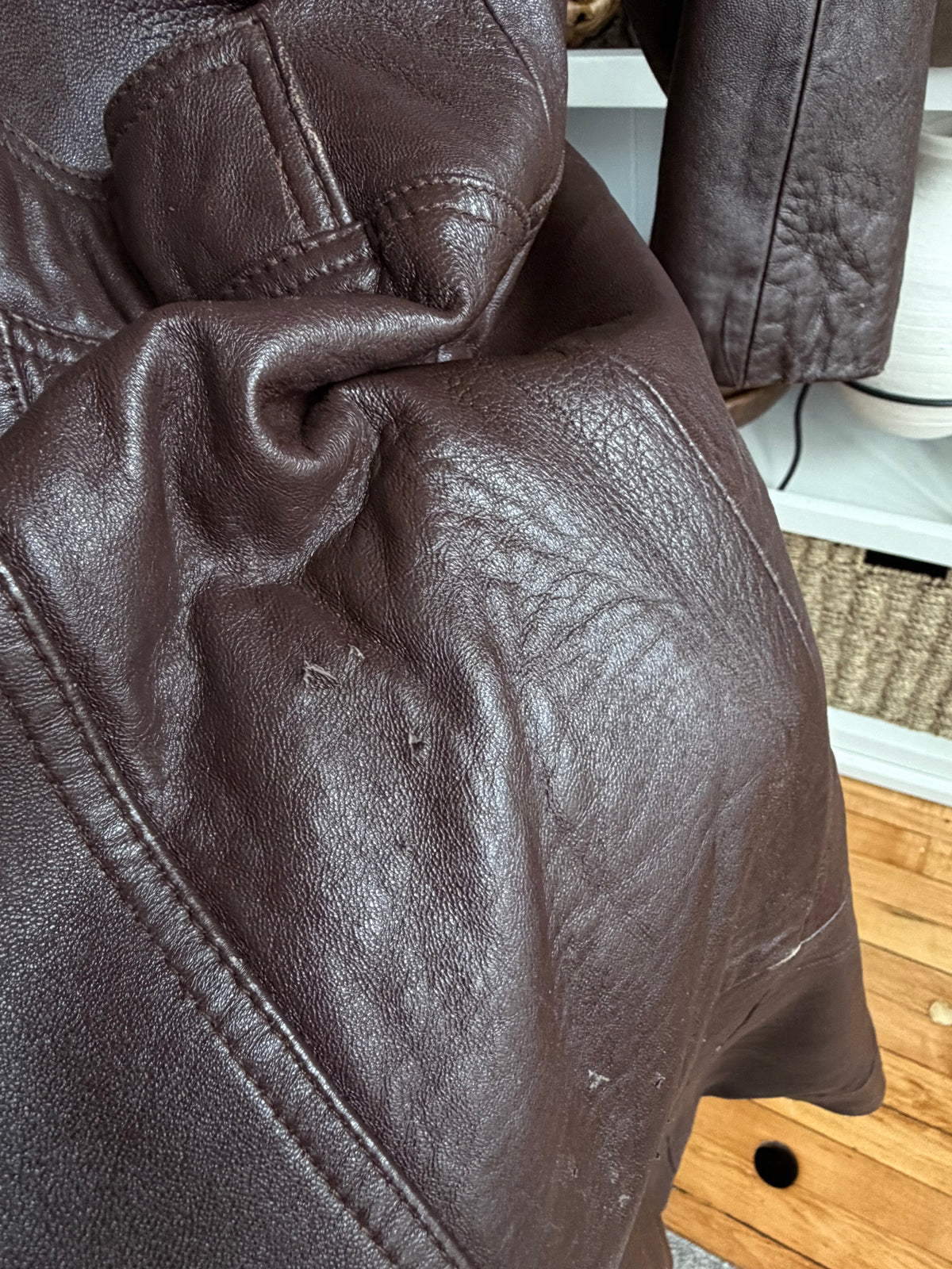 90s Synergy brown leather trench. Fits S-L