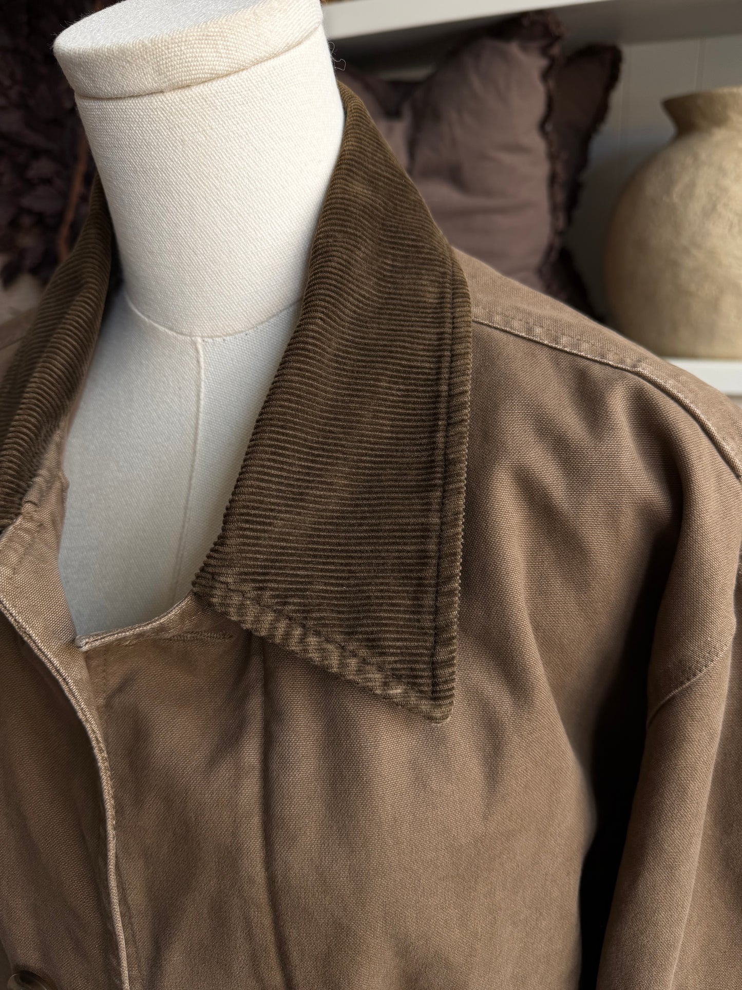 00s Gap brown chore coat with corduroy collar. Fits M-XL