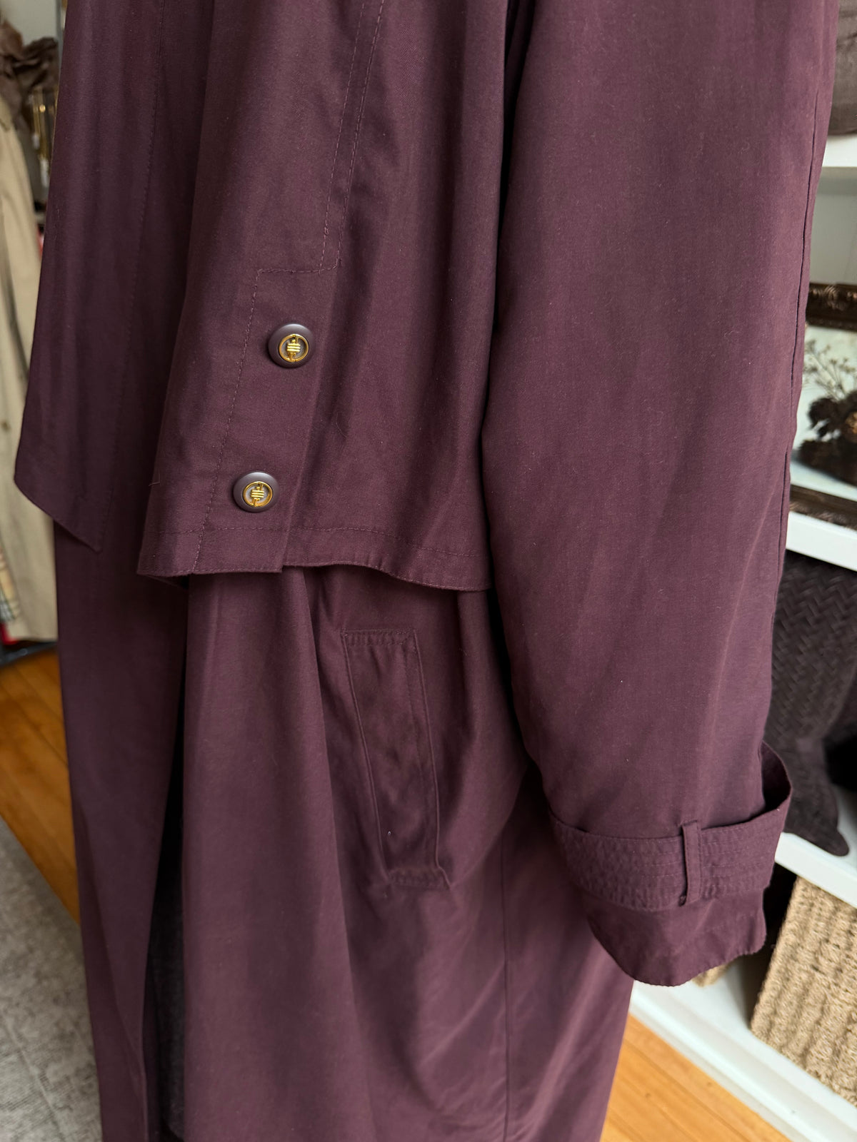 90s Fleet Street burgundy trench. Fits M-XL